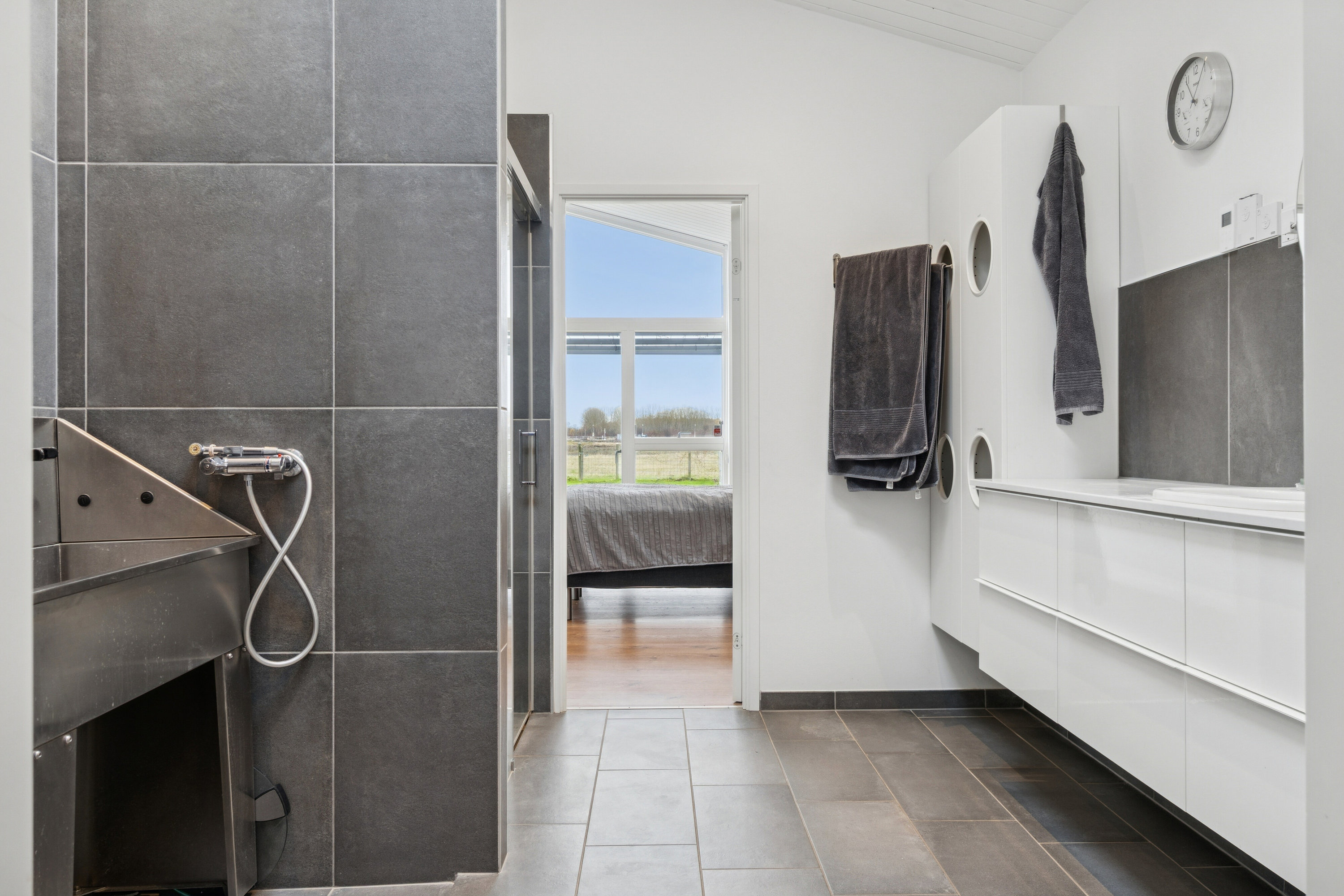 Fremhævet badeværelse billede i fuldskærmstilstand. Billede af Rosmosevej 80, 2650 Hvidovre