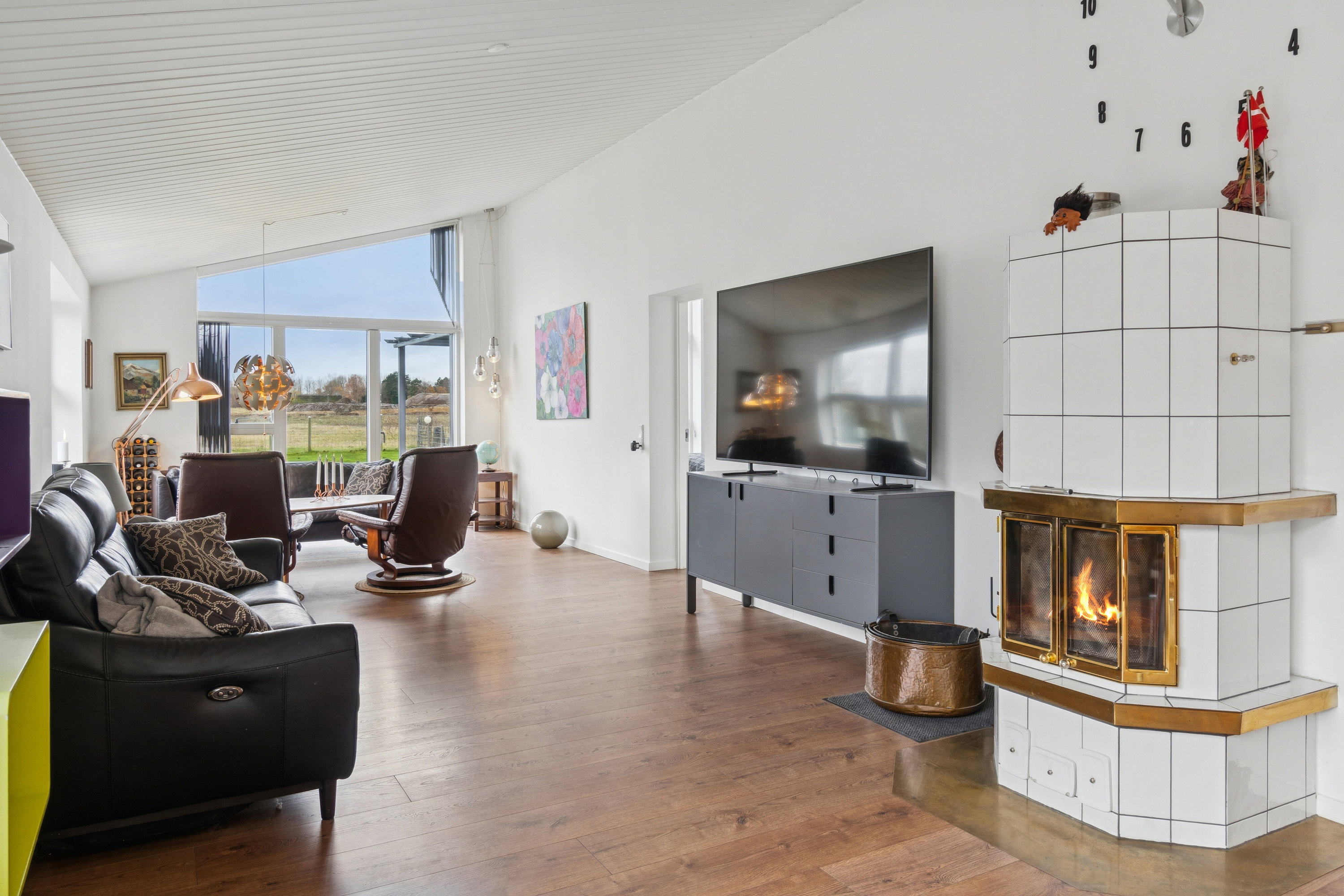 Fremhævet stue billede i fuldskærmstilstand. Billede af Rosmosevej 80, 2650 Hvidovre