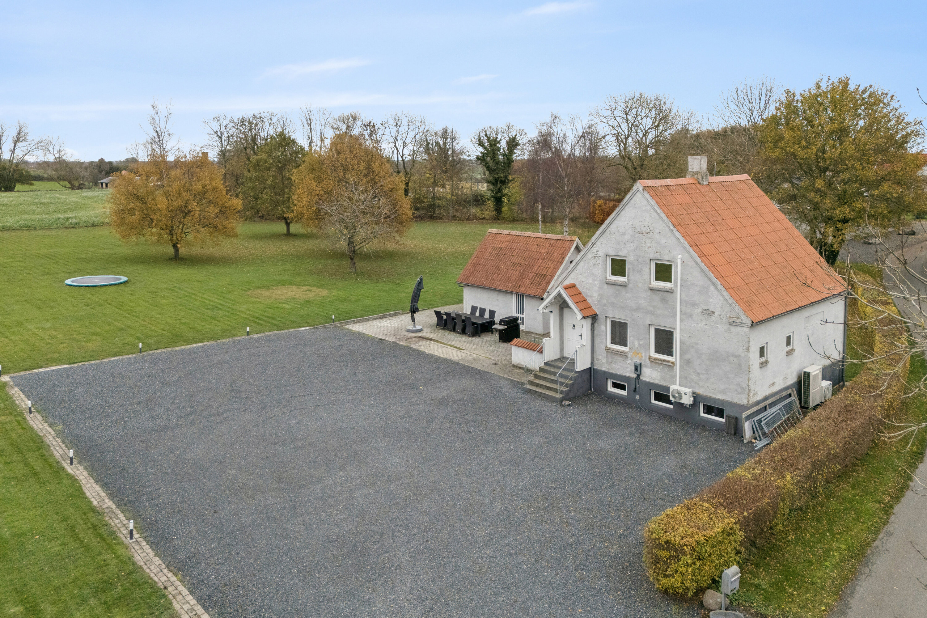 Fremhævet set fra vejen billede i fuldskærmstilstand. Billede af Såderupvej 13, 5540 Ullerslev