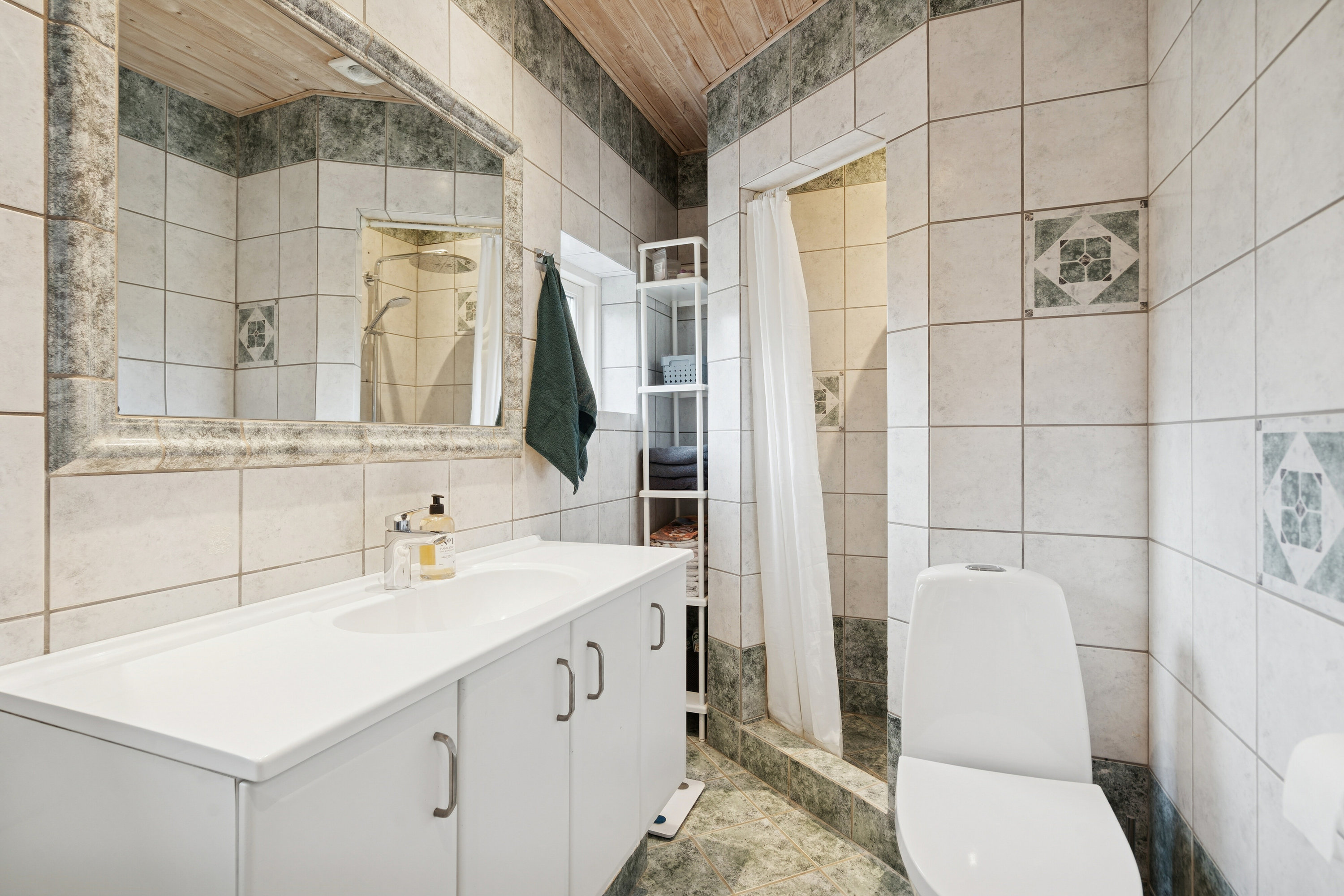 Fremhævet badeværelse billede i fuldskærmstilstand. Billede af Såderupvej 13, 5540 Ullerslev