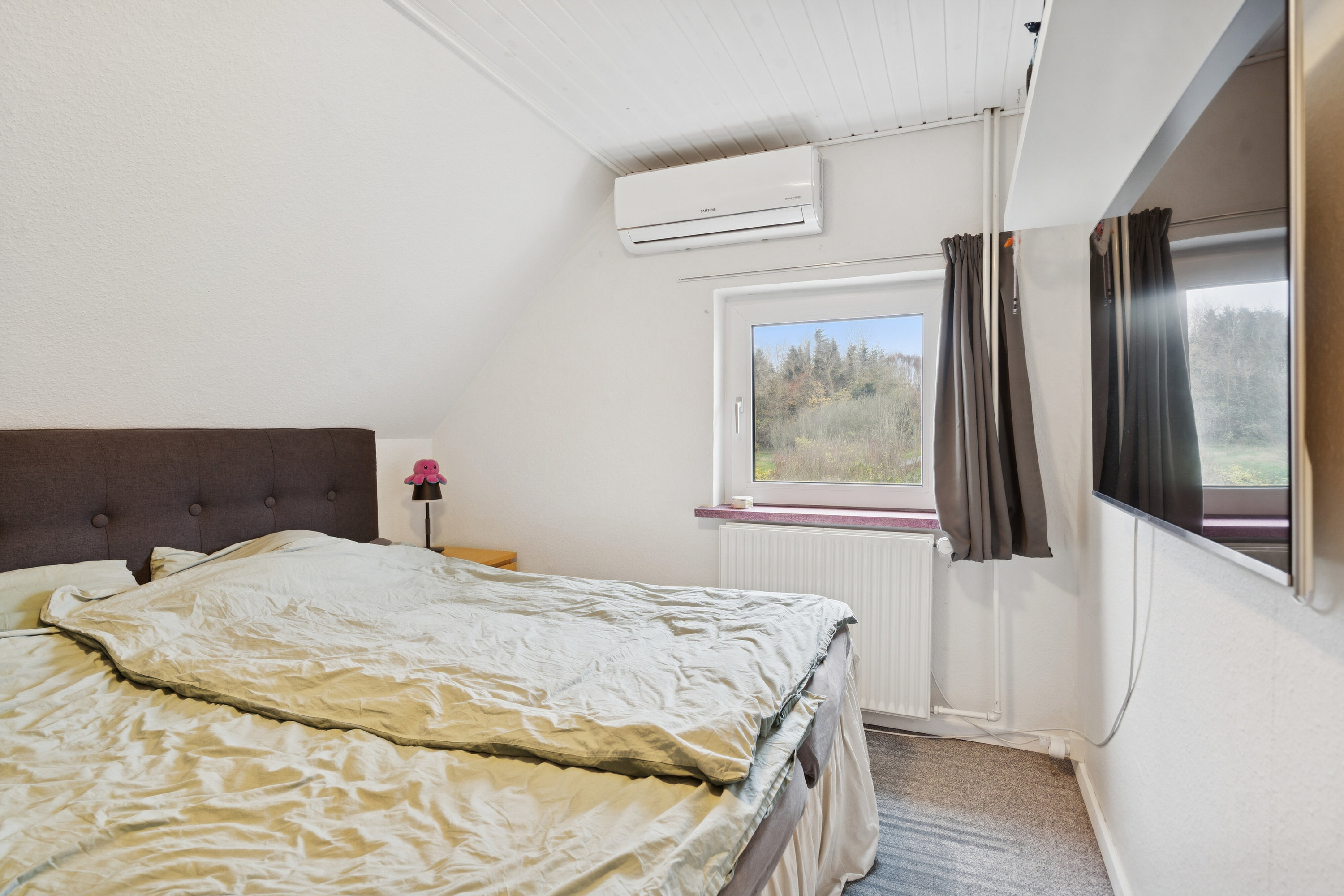 Fremhævet soveværelse billede i fuldskærmstilstand. Billede af Såderupvej 13, 5540 Ullerslev