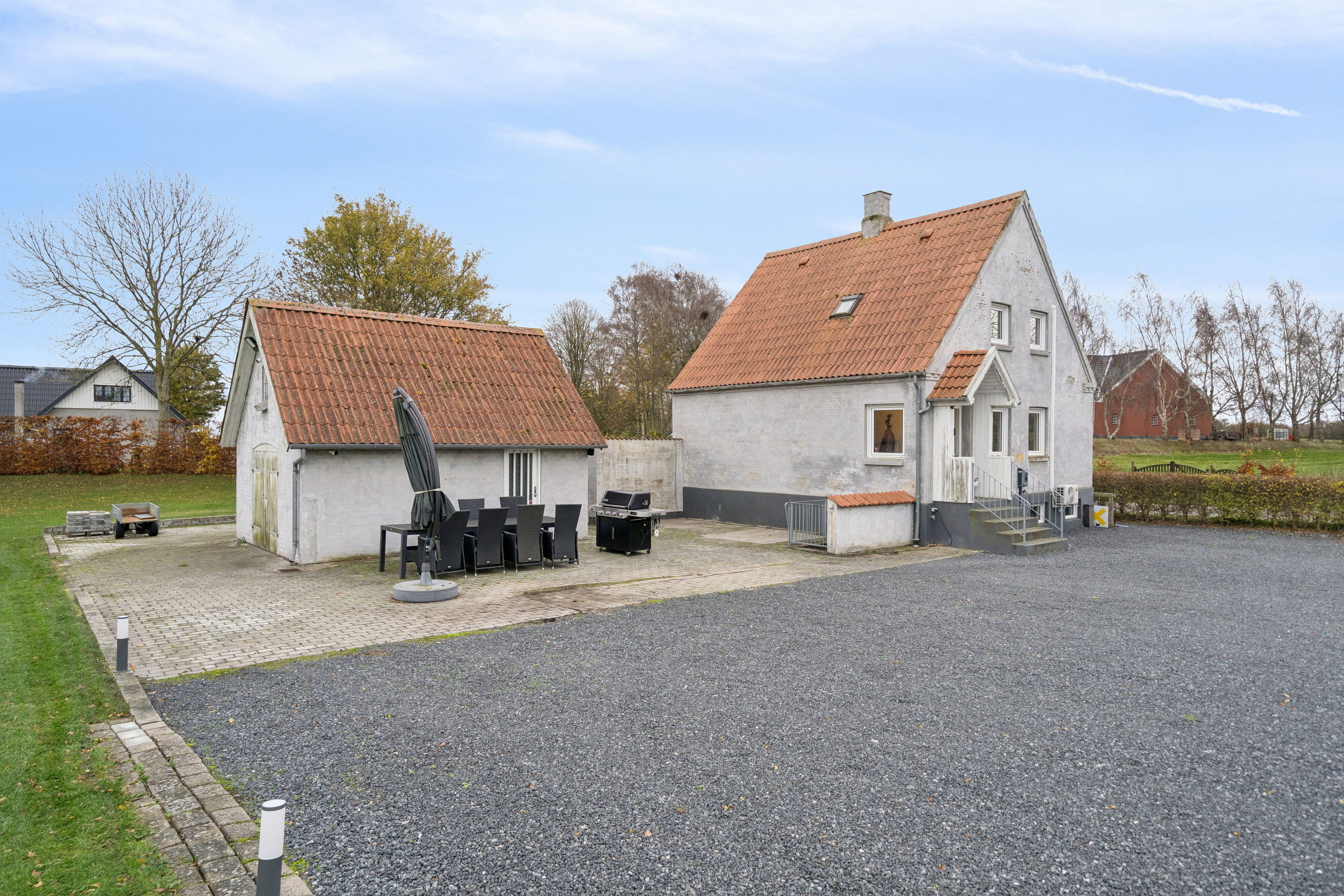 Miniaturebillede 2: set fra vejen. Billede af Såderupvej 13, 5540 Ullerslev