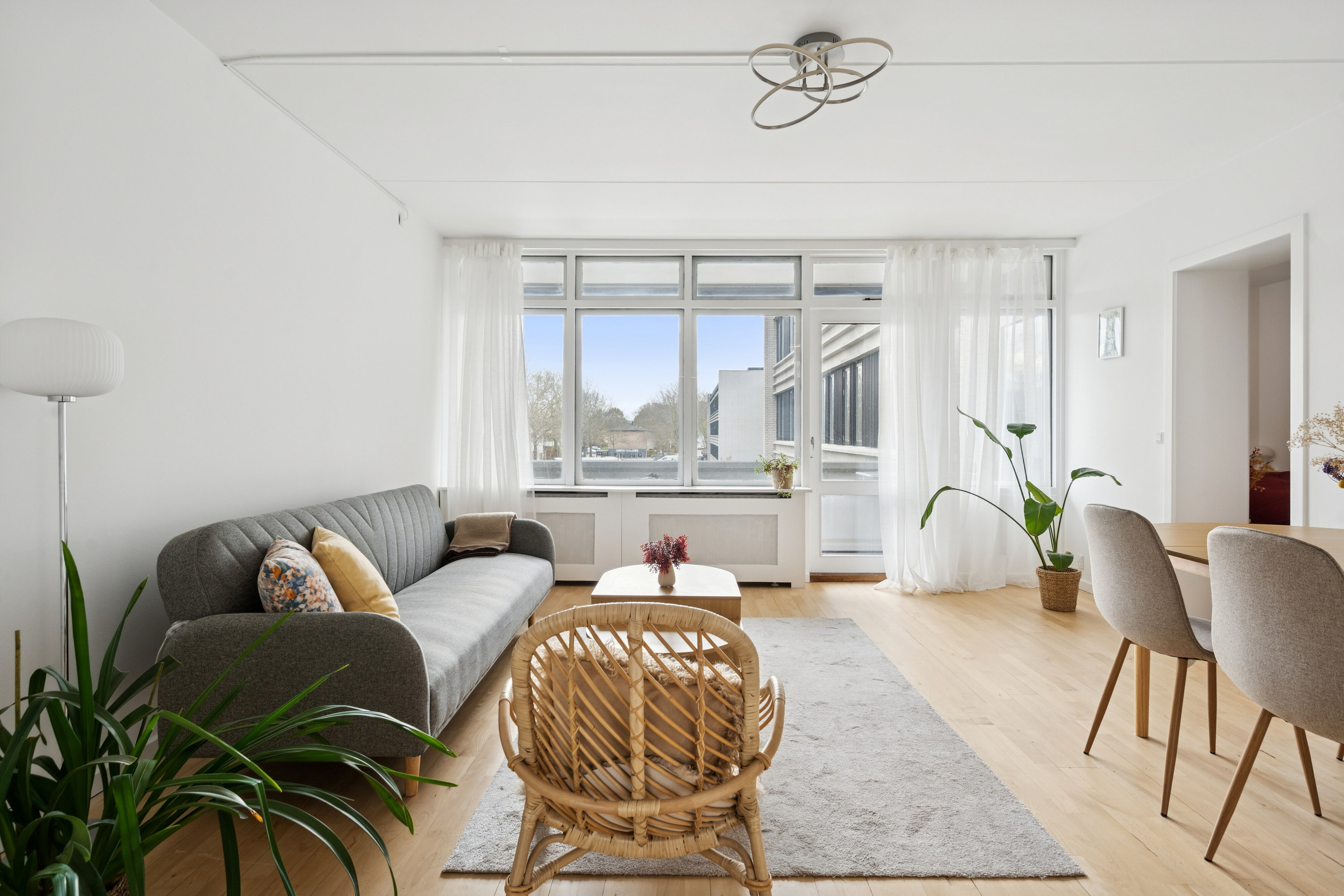 Fremhævet stue billede i fuldskærmstilstand. Billede af Mølleåparken 6, 2. l., 2800 Kongens Lyngby