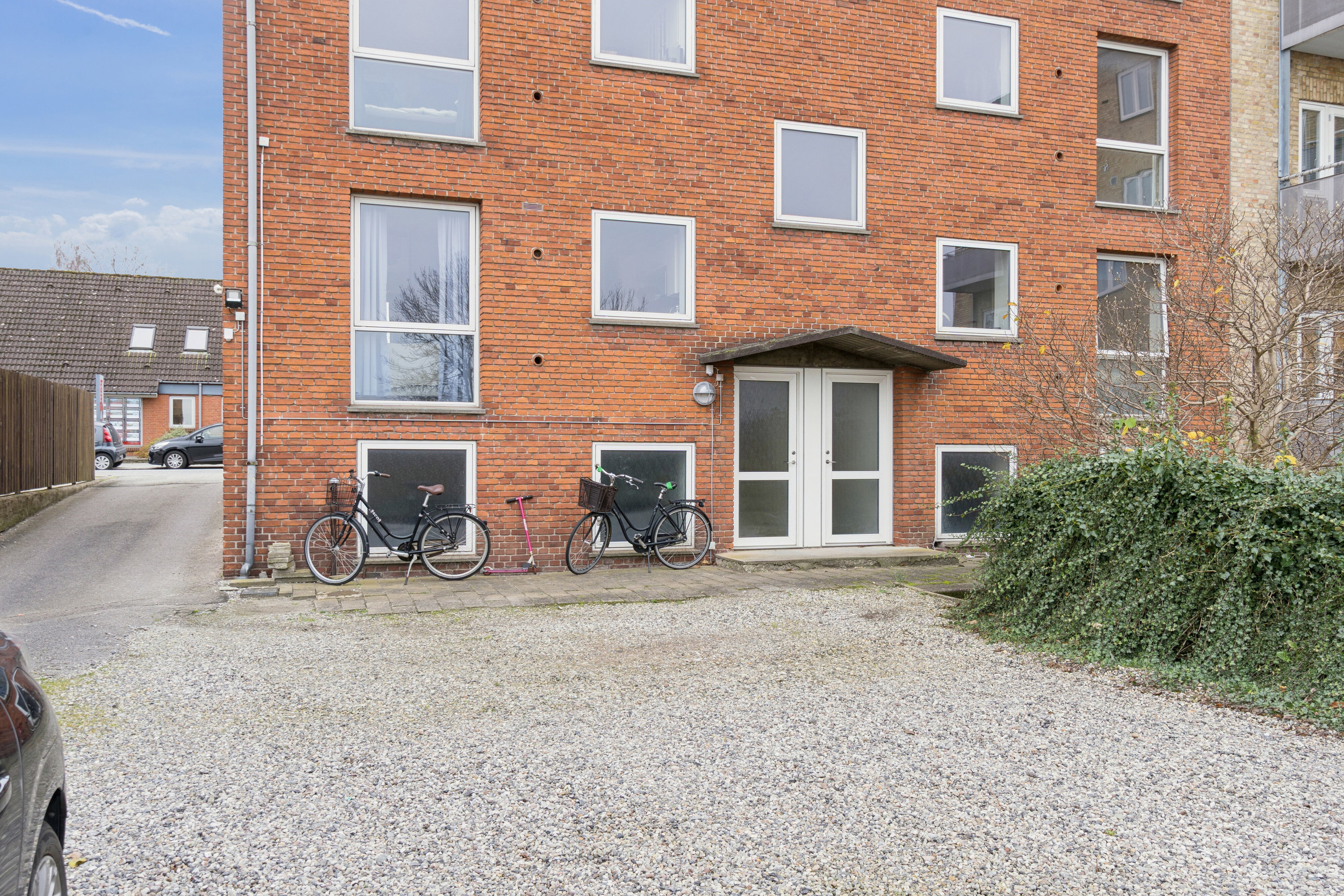 Fremhævet udendørs billede i fuldskærmstilstand. Billede af Præstøvej 57A, st.. th., 4700 Næstved