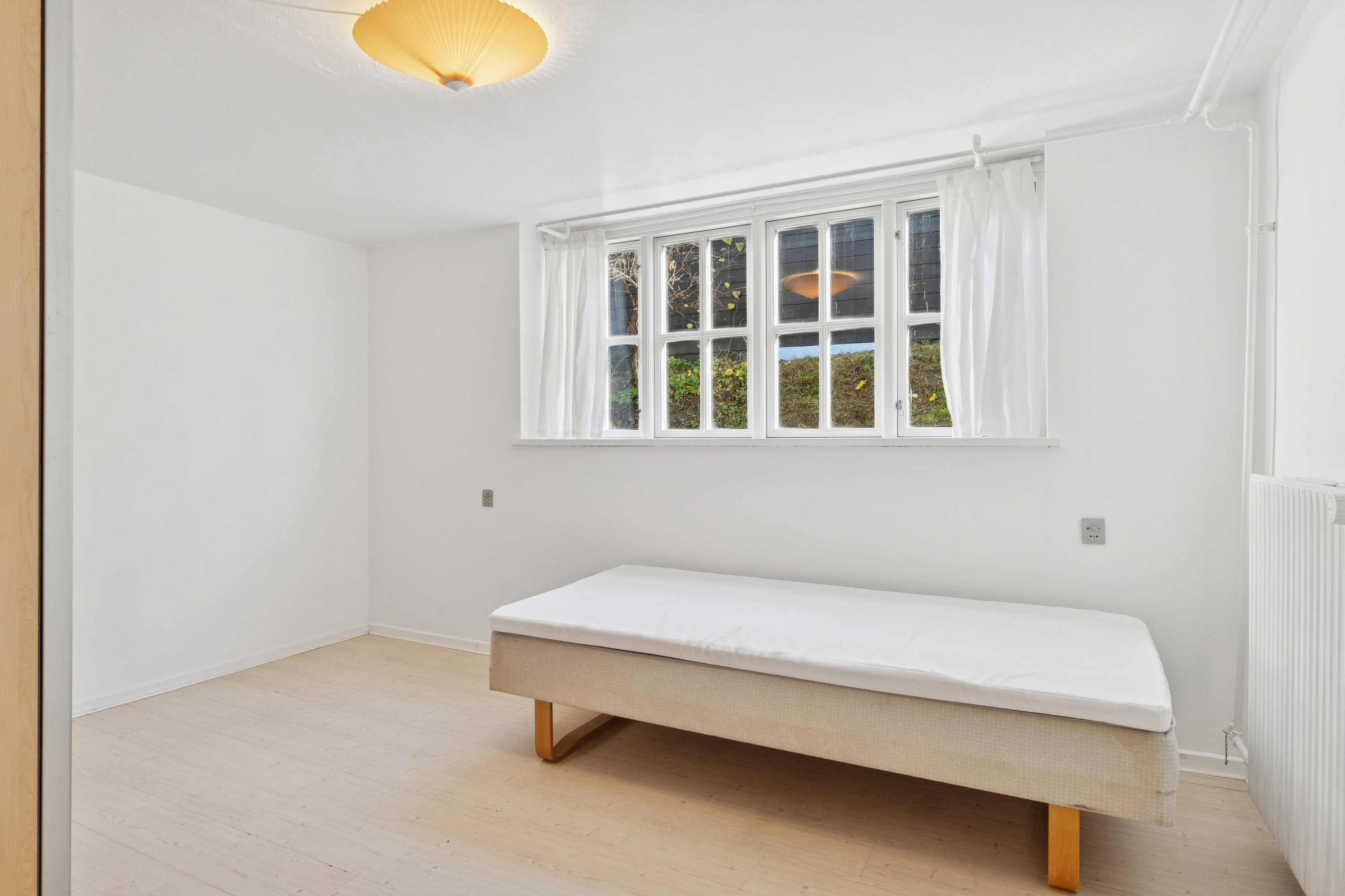 Fremhævet værelse billede i fuldskærmstilstand. Billede af Elsagervej 34, 9800 Hjørring