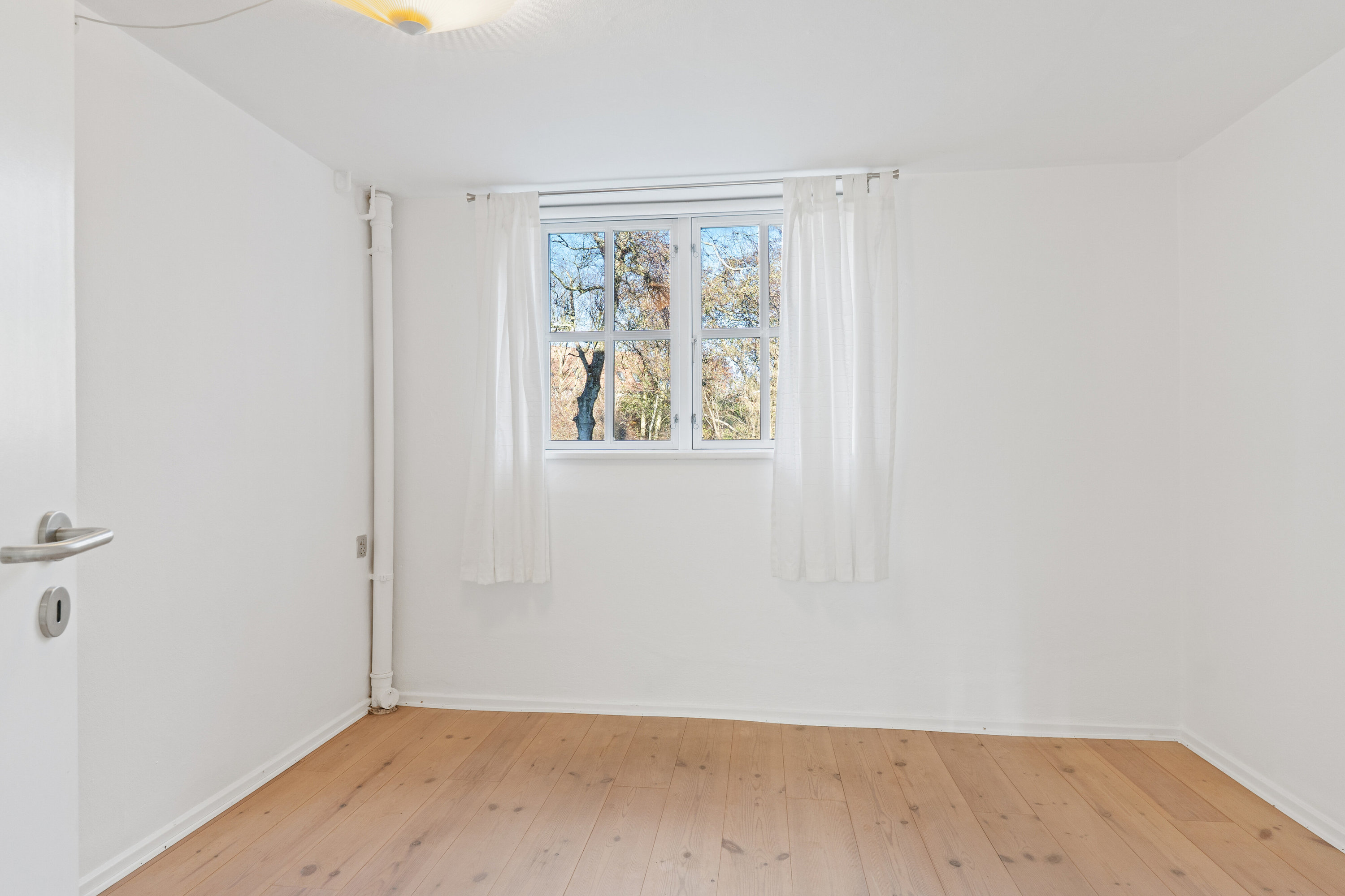 Fremhævet værelse billede i fuldskærmstilstand. Billede af Elsagervej 34, 9800 Hjørring