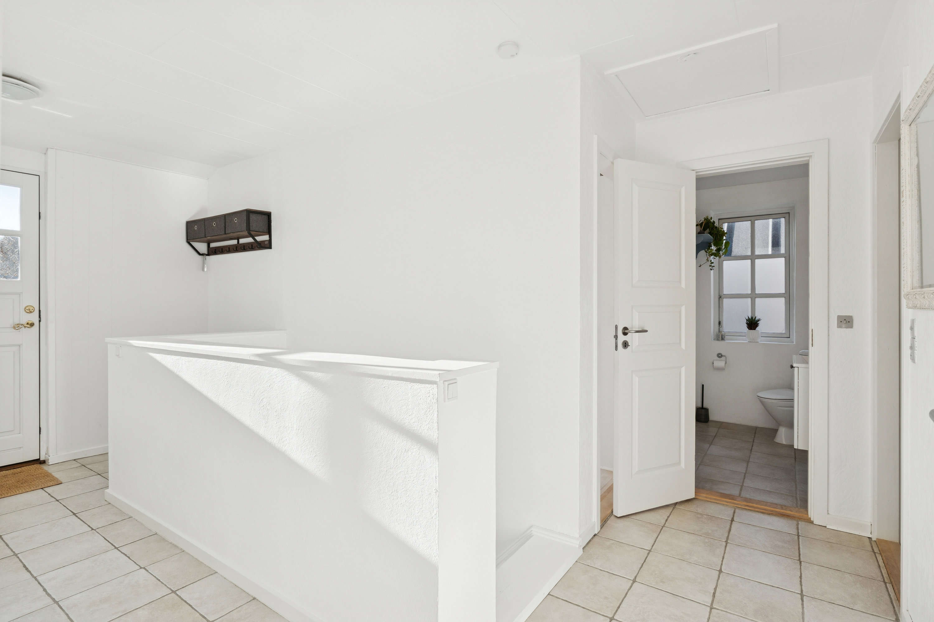 Fremhævet gang billede i fuldskærmstilstand. Billede af Elsagervej 34, 9800 Hjørring