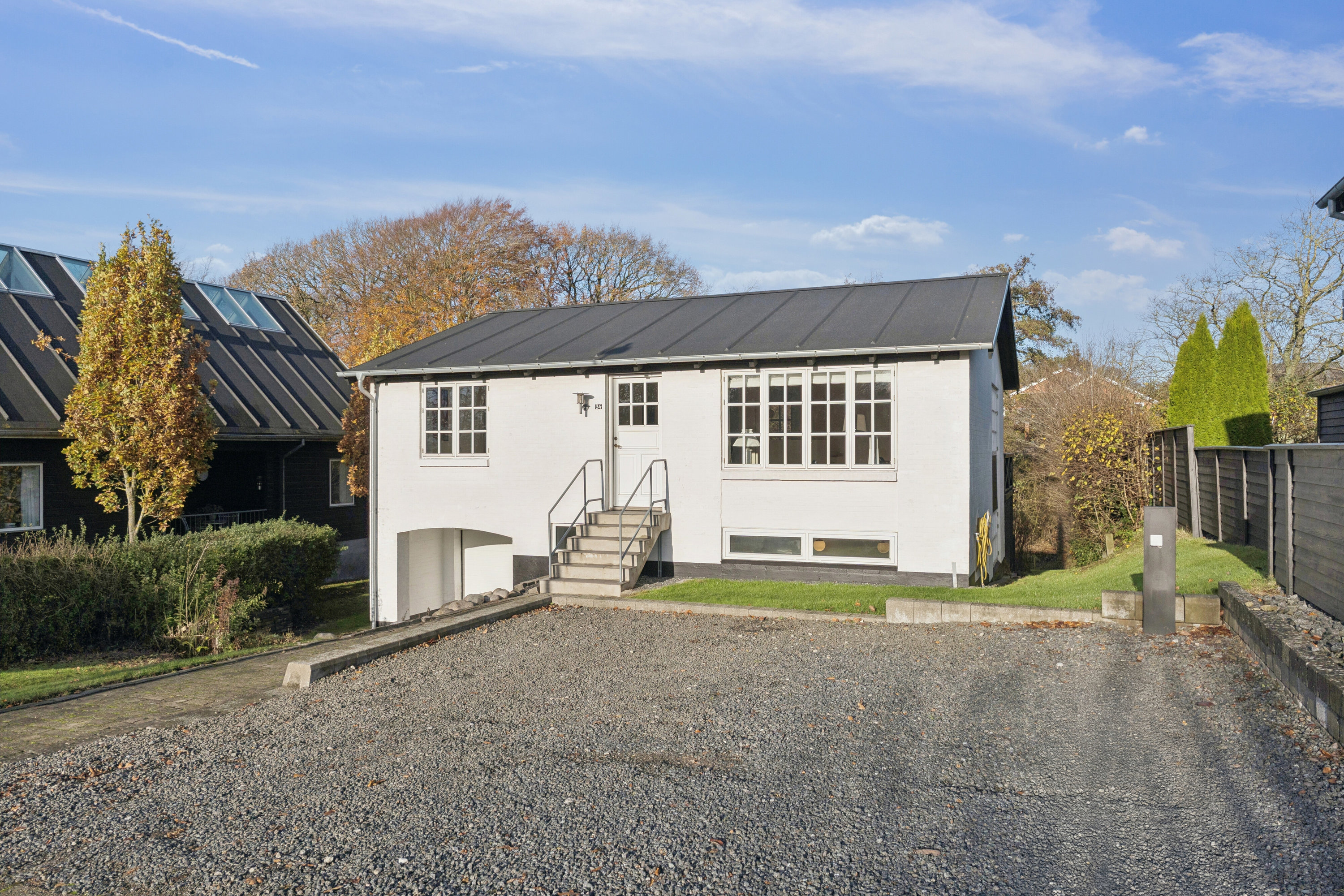 Fremhævet terrasse billede i fuldskærmstilstand. Billede af Elsagervej 34, 9800 Hjørring