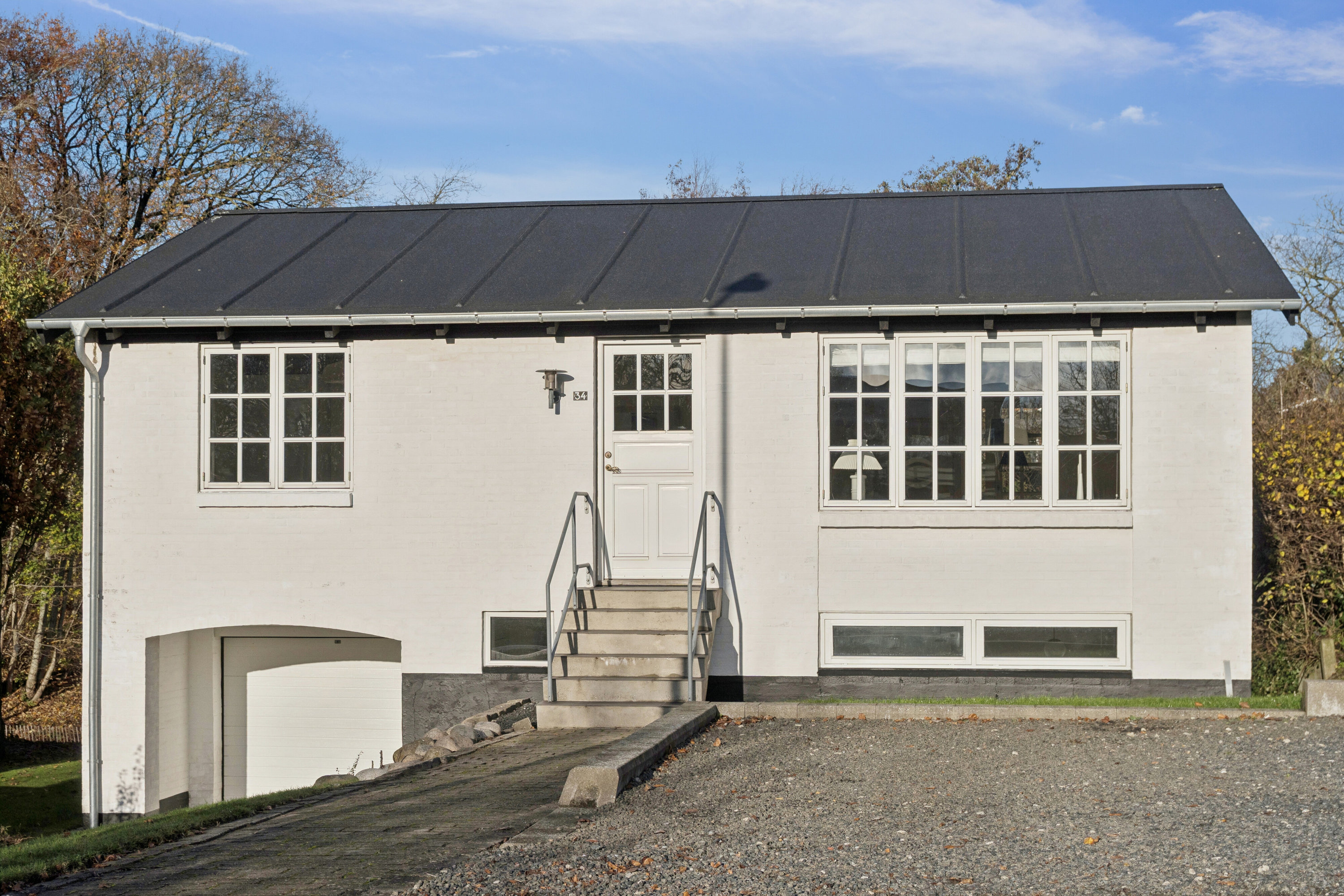 Fremhævet set fra vejen billede i fuldskærmstilstand. Billede af Elsagervej 34, 9800 Hjørring