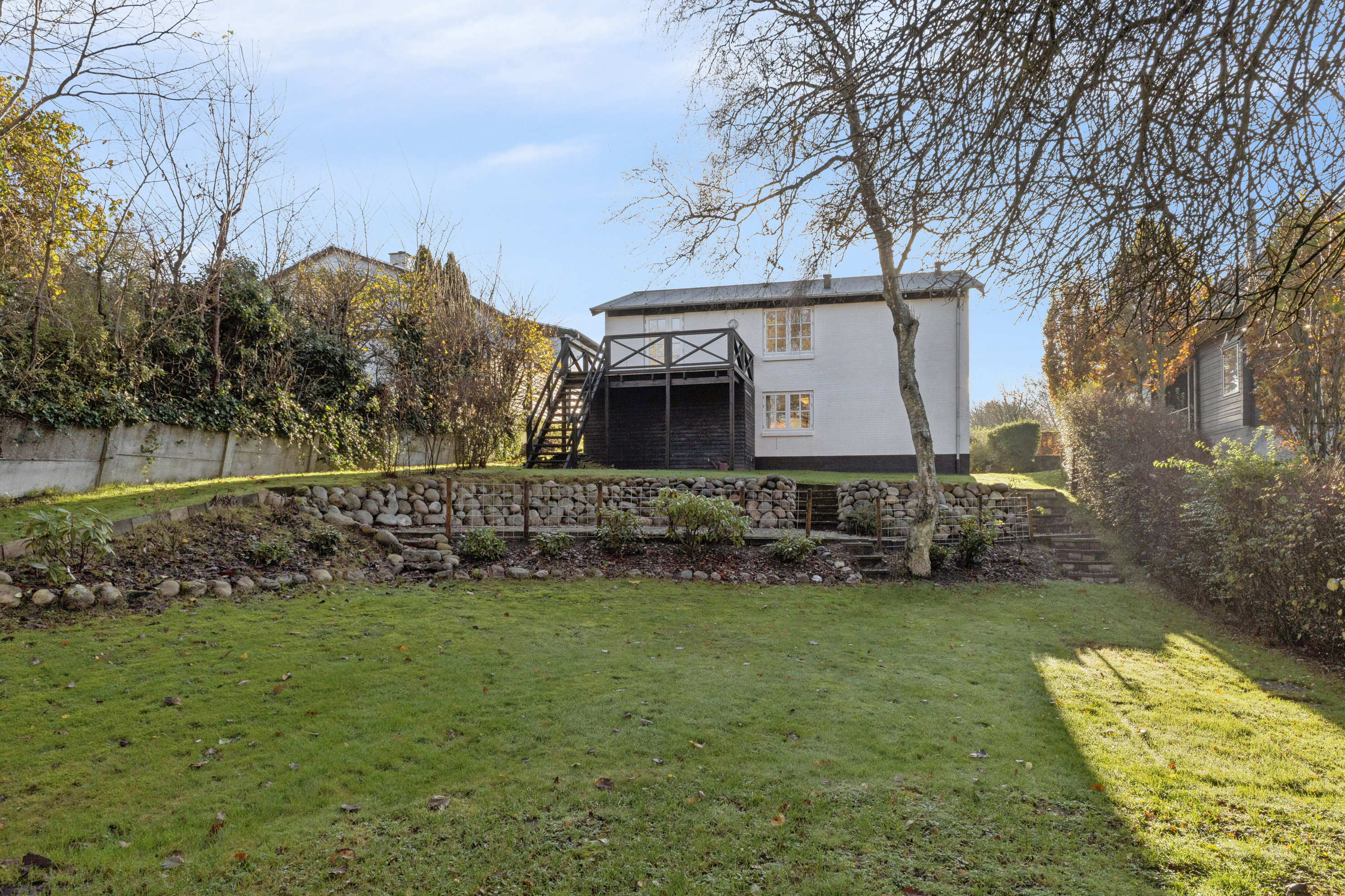 Fremhævet set fra haven billede i fuldskærmstilstand. Billede af Elsagervej 34, 9800 Hjørring