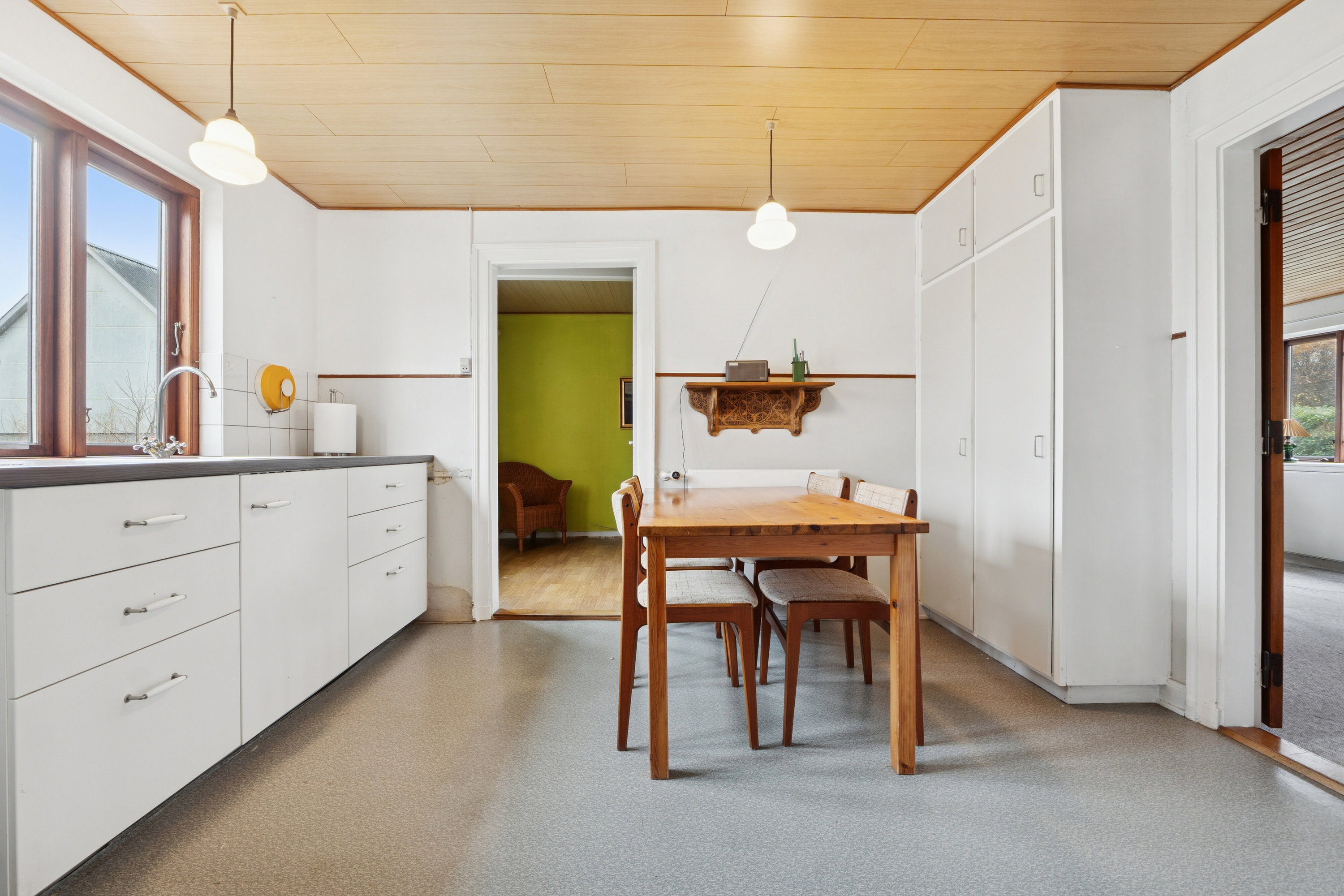 Fremhævet køkken billede i fuldskærmstilstand. Billede af Østergade 82, Lohals, 5953 Tranekær