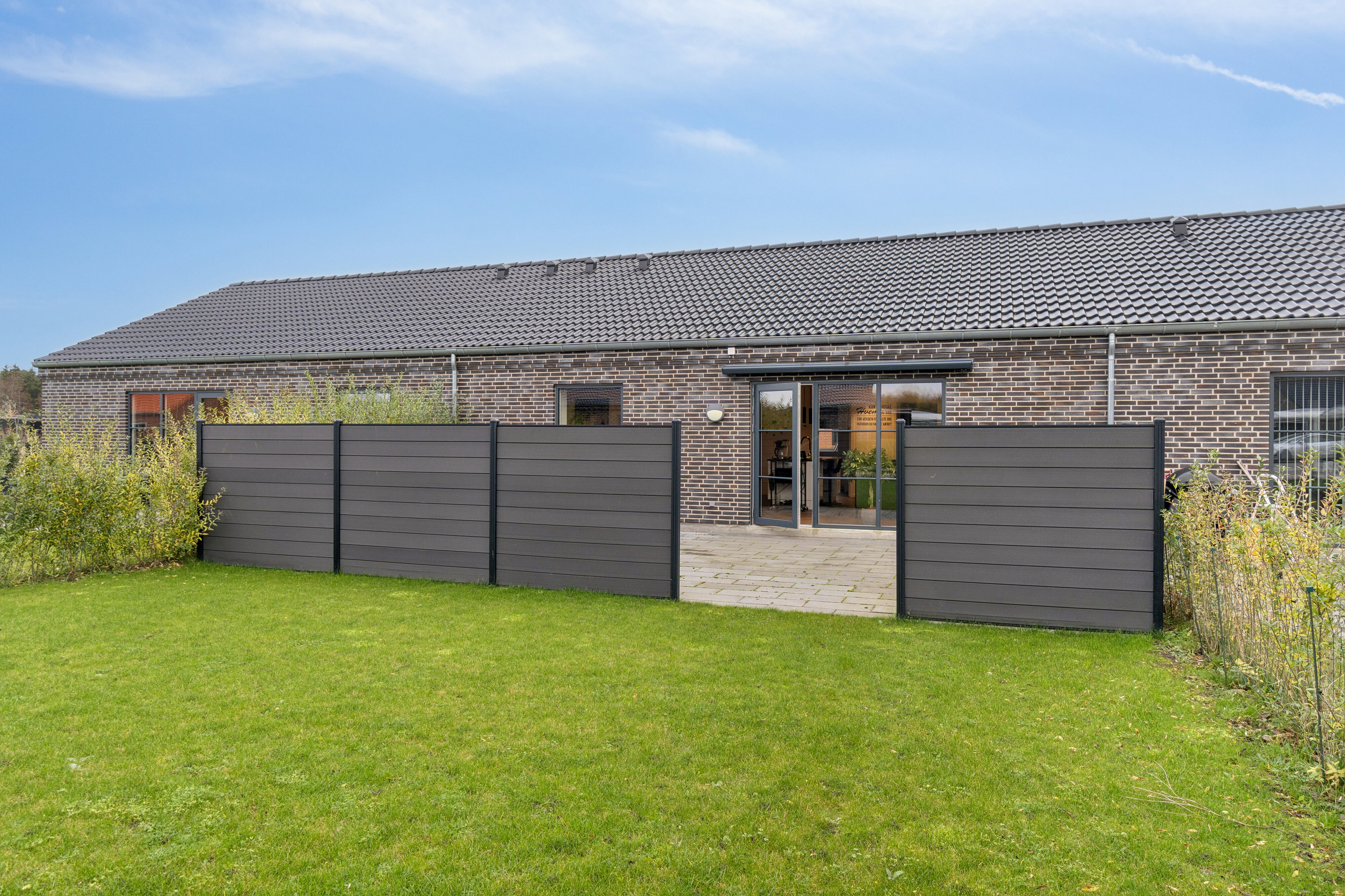 Fremhævet set fra haven billede i fuldskærmstilstand. Billede af Lysningen 4, Skovsø, 4200 Slagelse