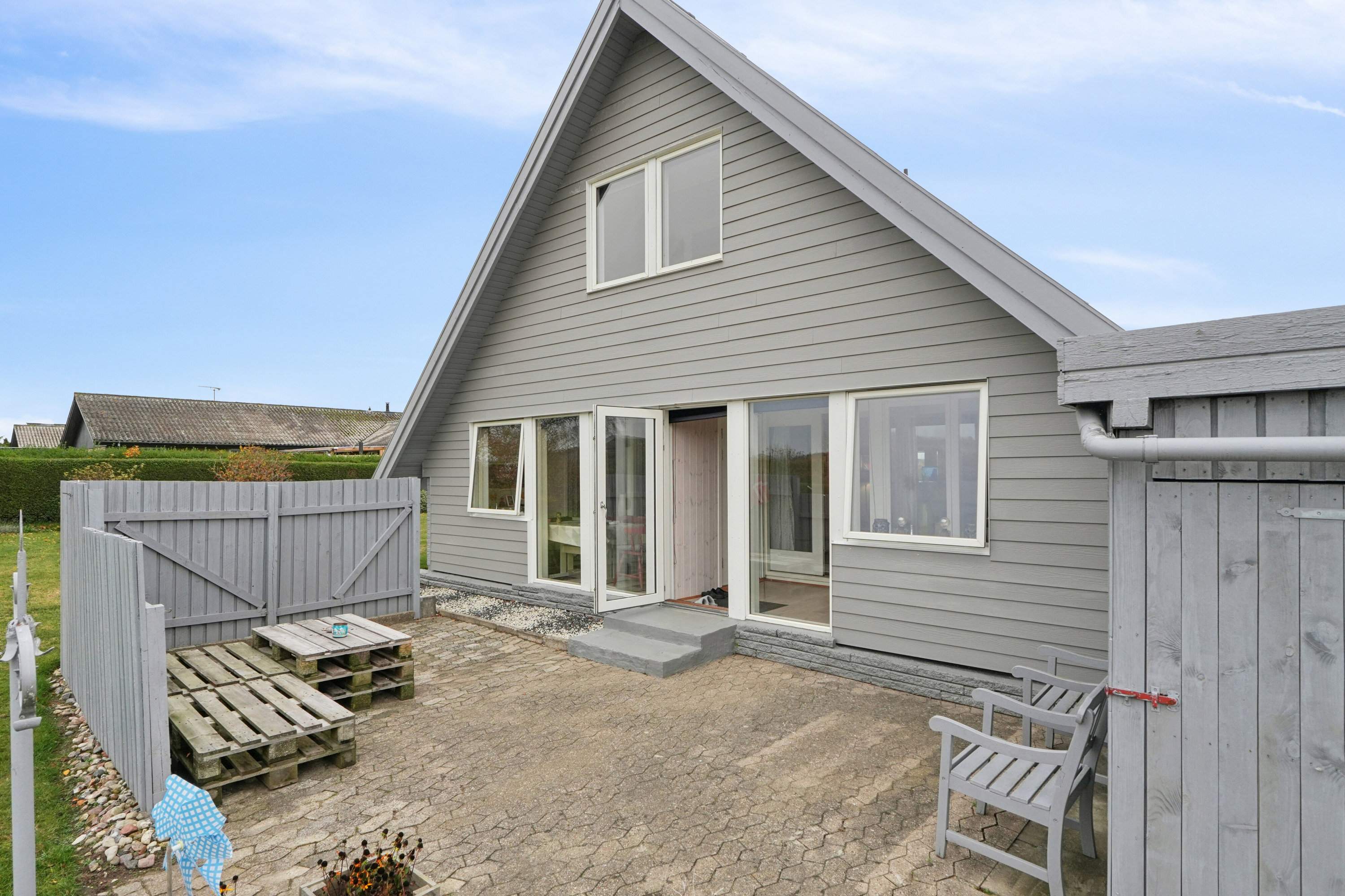 Fremhævet udendørs billede i fuldskærmstilstand. Billede af Kirsebærvænget 28, Tullebølle, 5953 Tranekær