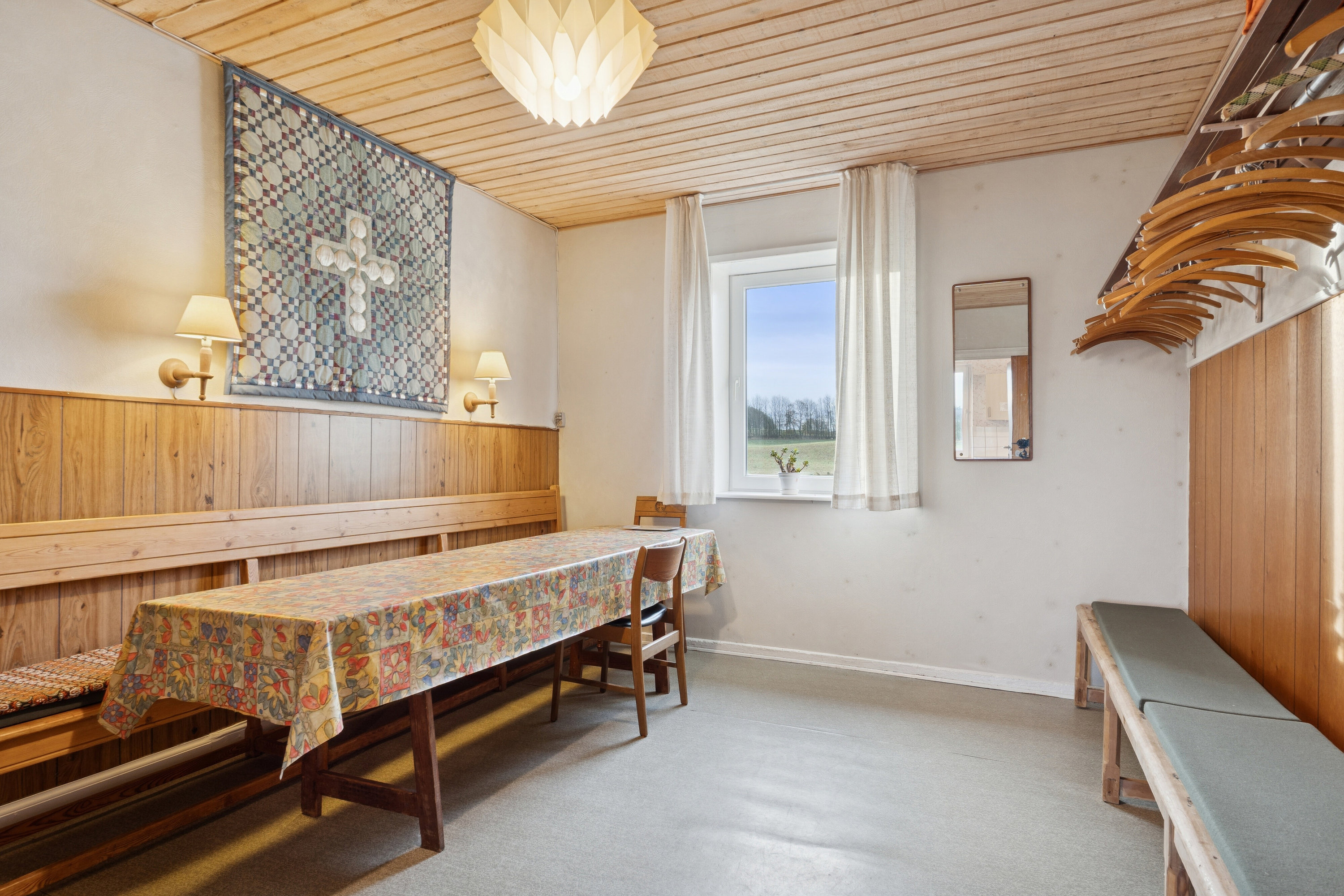 Fremhævet spisestue billede i fuldskærmstilstand. Billede af Hindbjergvej 32, Hindbjerg, 8620 Kjellerup