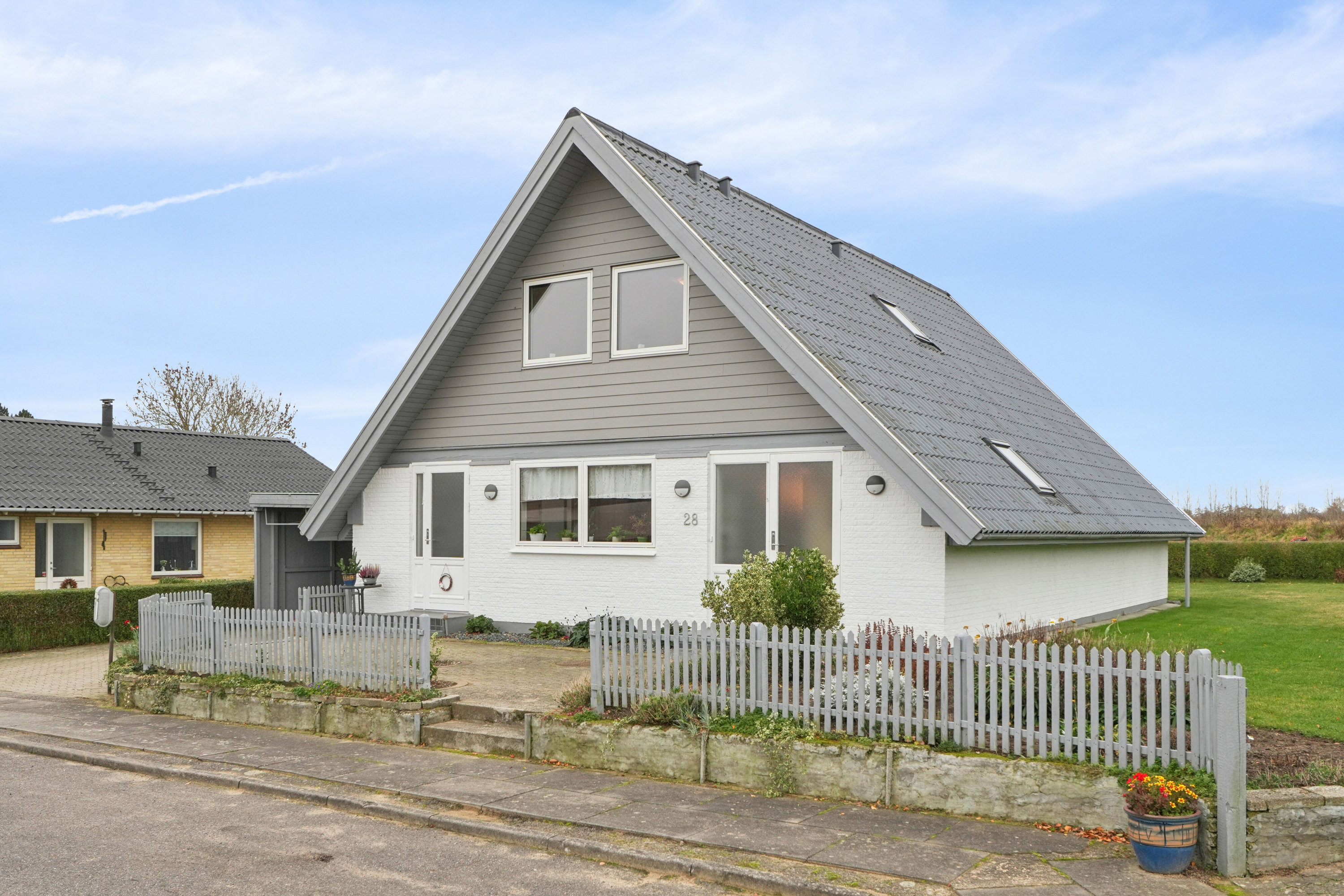 Fremhævet set fra vejen billede i fuldskærmstilstand. Billede af Kirsebærvænget 28, Tullebølle, 5953 Tranekær