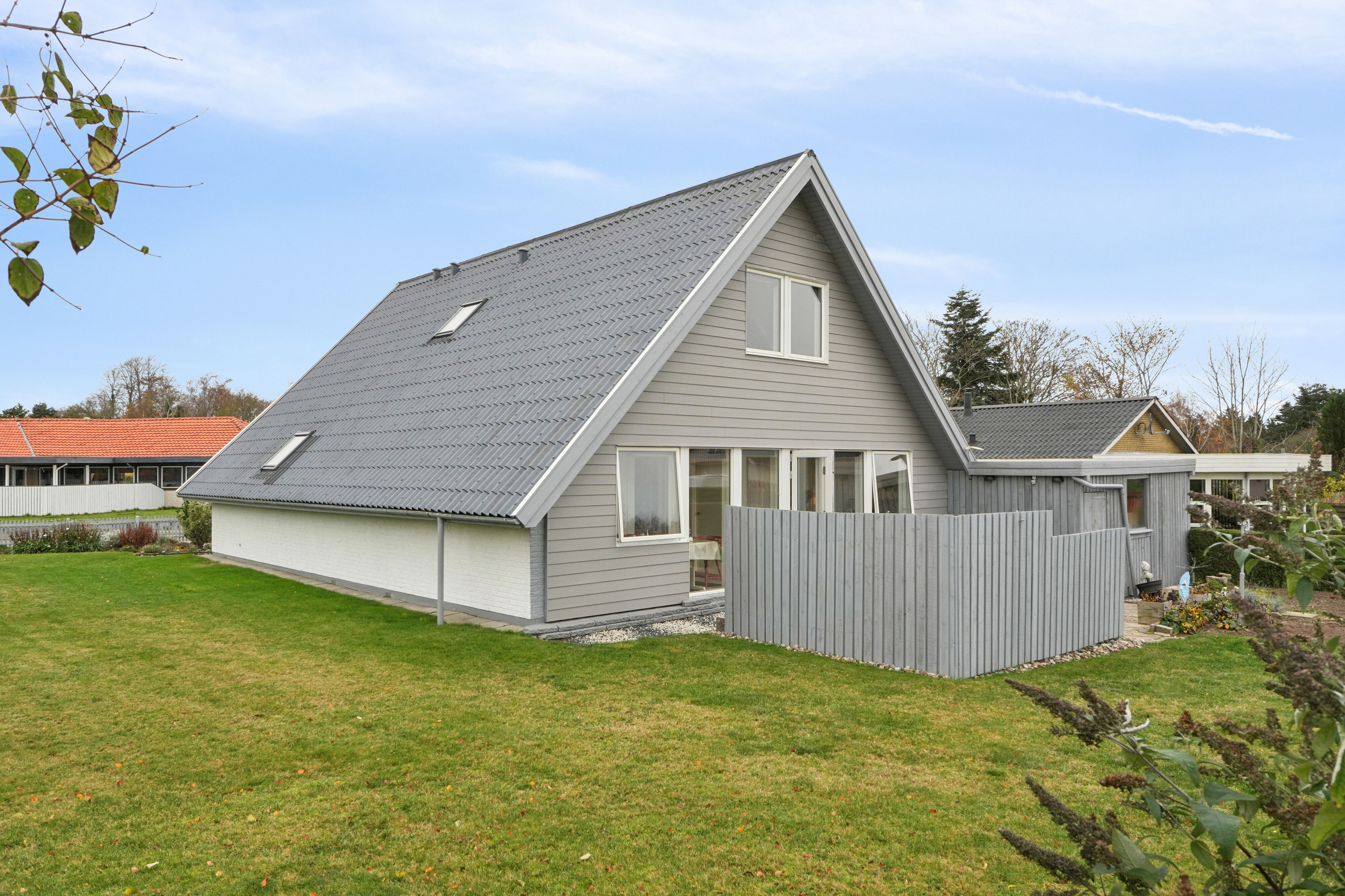 Fremhævet set fra haven billede i fuldskærmstilstand. Billede af Kirsebærvænget 28, Tullebølle, 5953 Tranekær