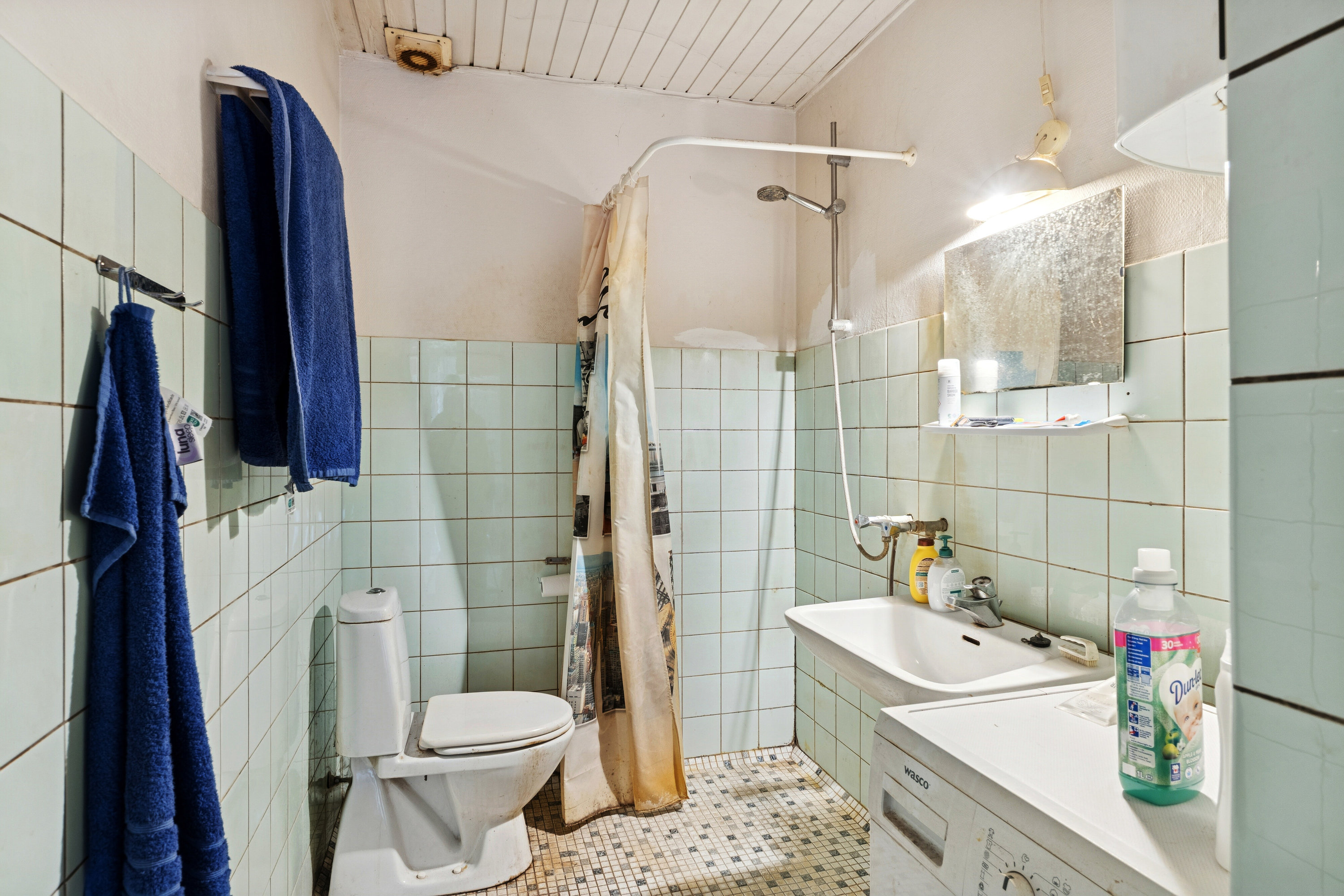 Fremhævet badeværelse billede i fuldskærmstilstand. Billede af Brombærtoften 4D, 7430 Ikast