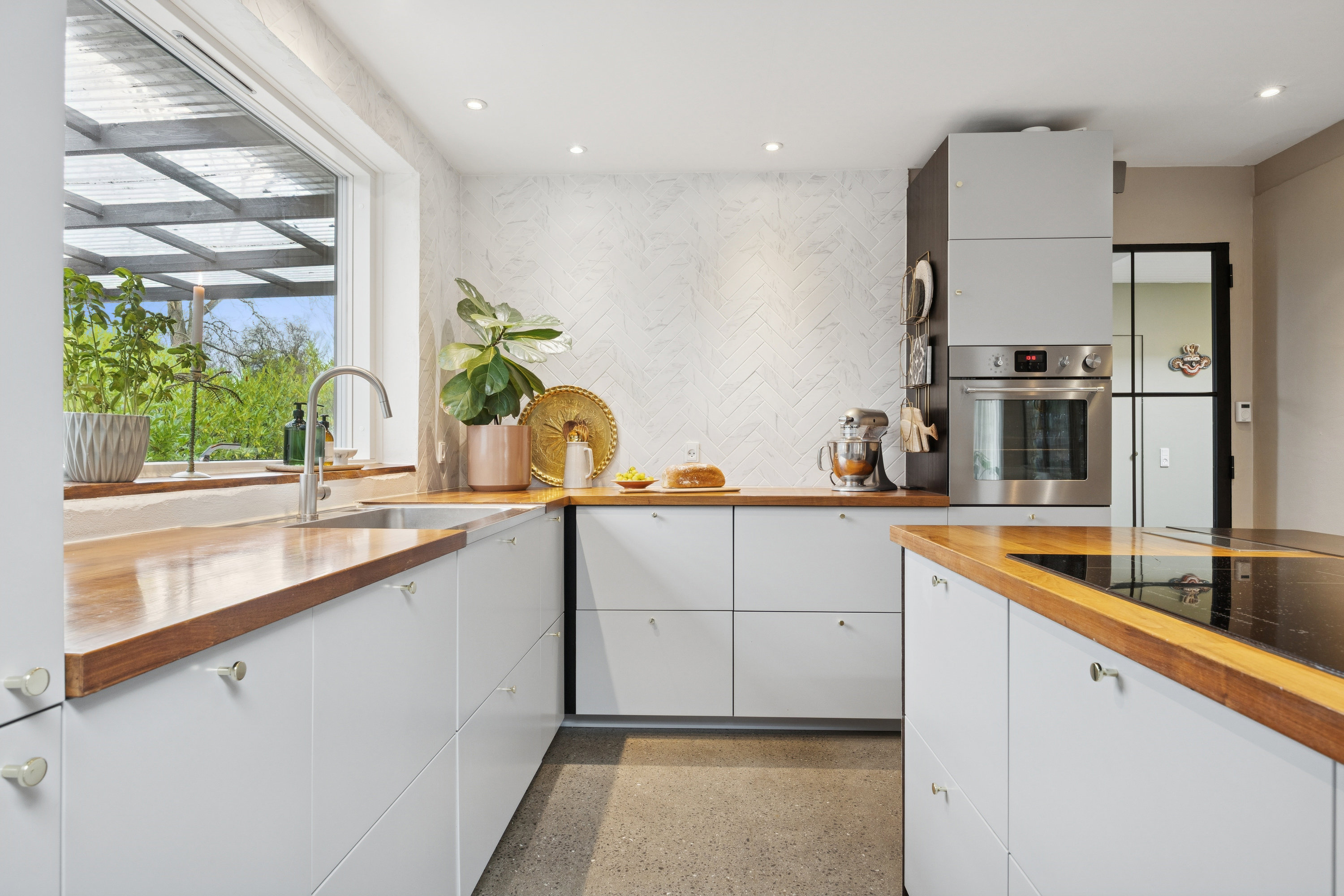 Fremhævet køkken billede i fuldskærmstilstand. Billede af Godsparken 28, 2670 Greve