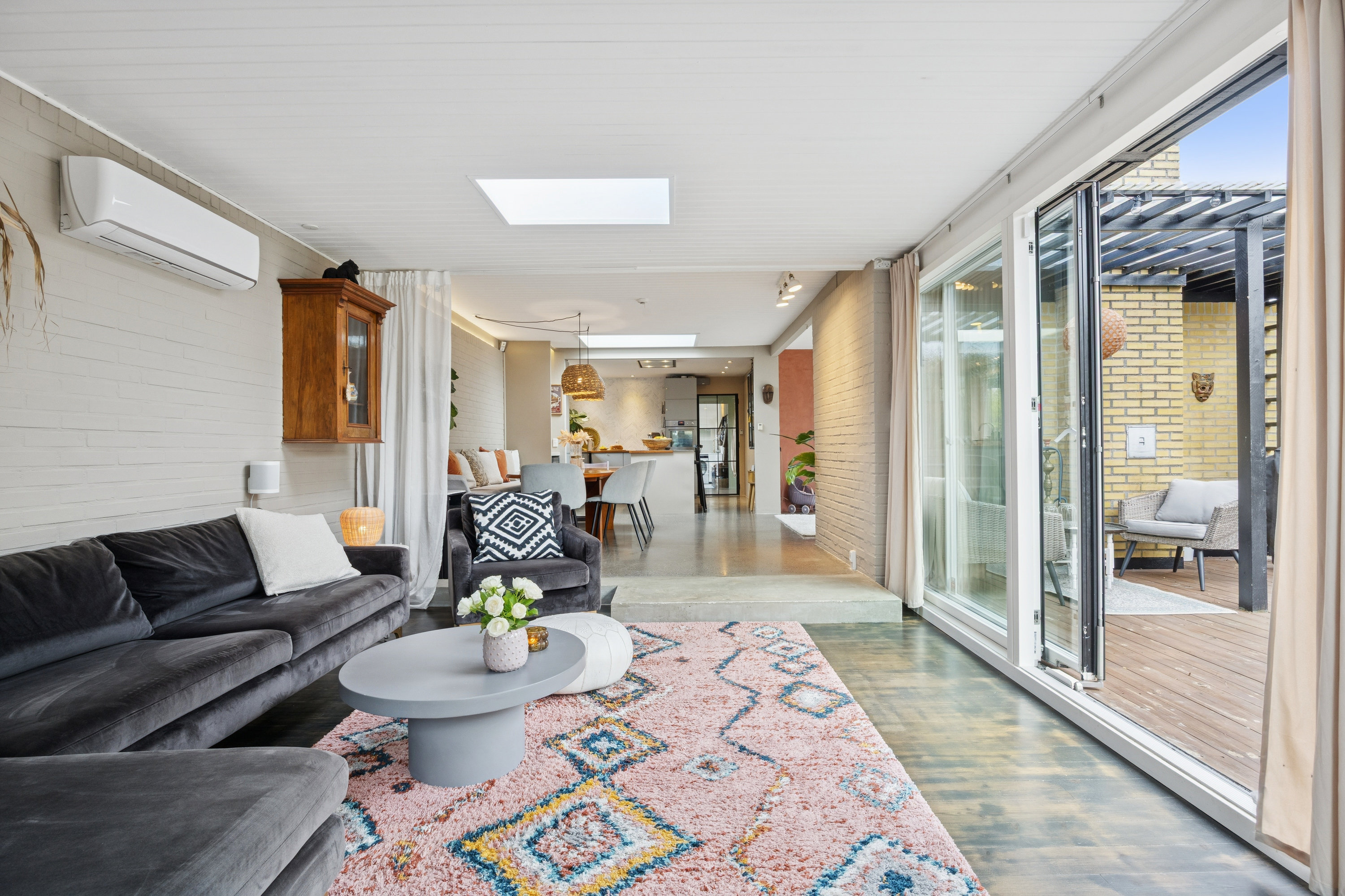 Fremhævet udestue billede i fuldskærmstilstand. Billede af Godsparken 28, 2670 Greve