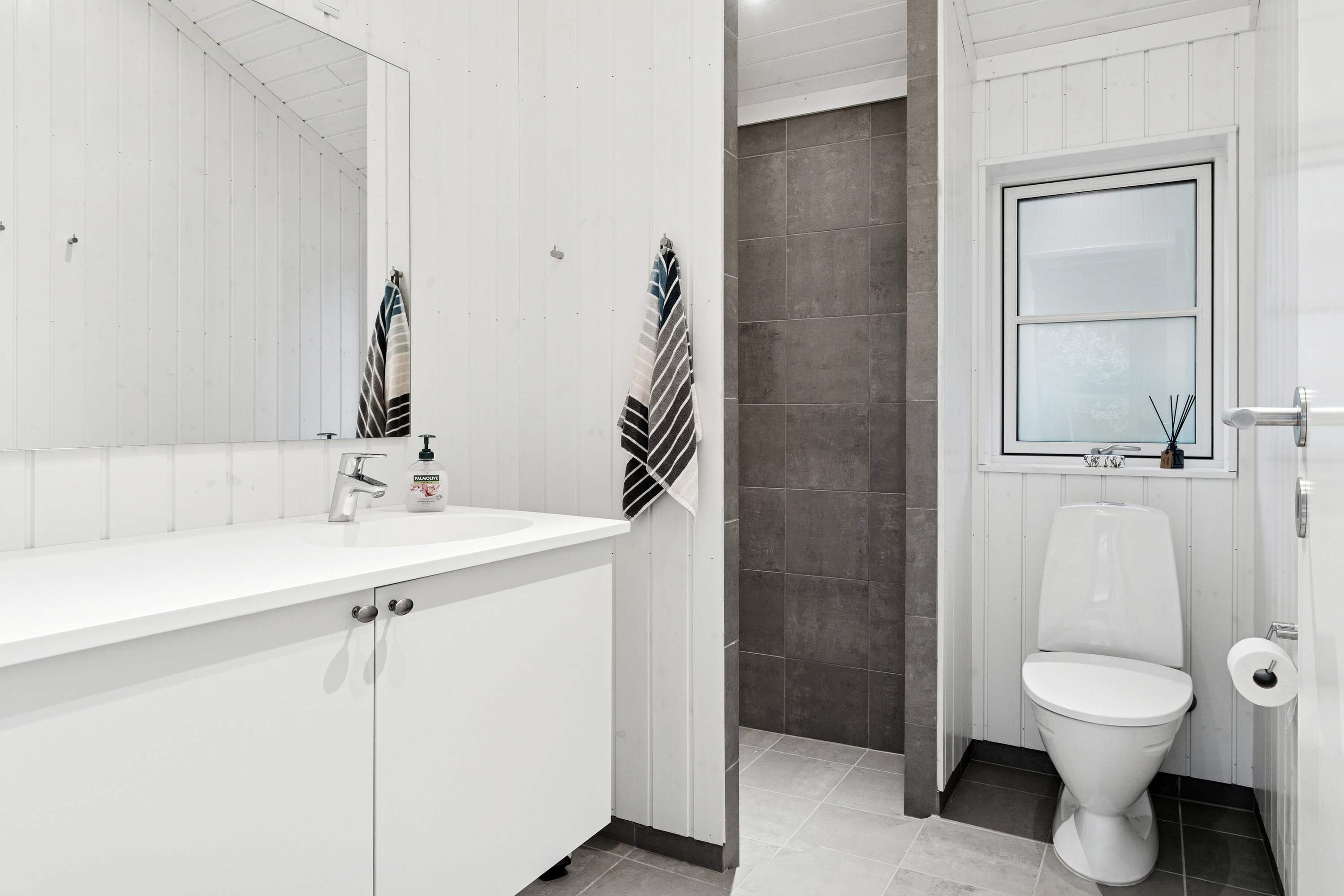 Fremhævet badeværelse billede i fuldskærmstilstand. Billede af Falkevej 21, Gudmindrup Lyng, 4573 Højby