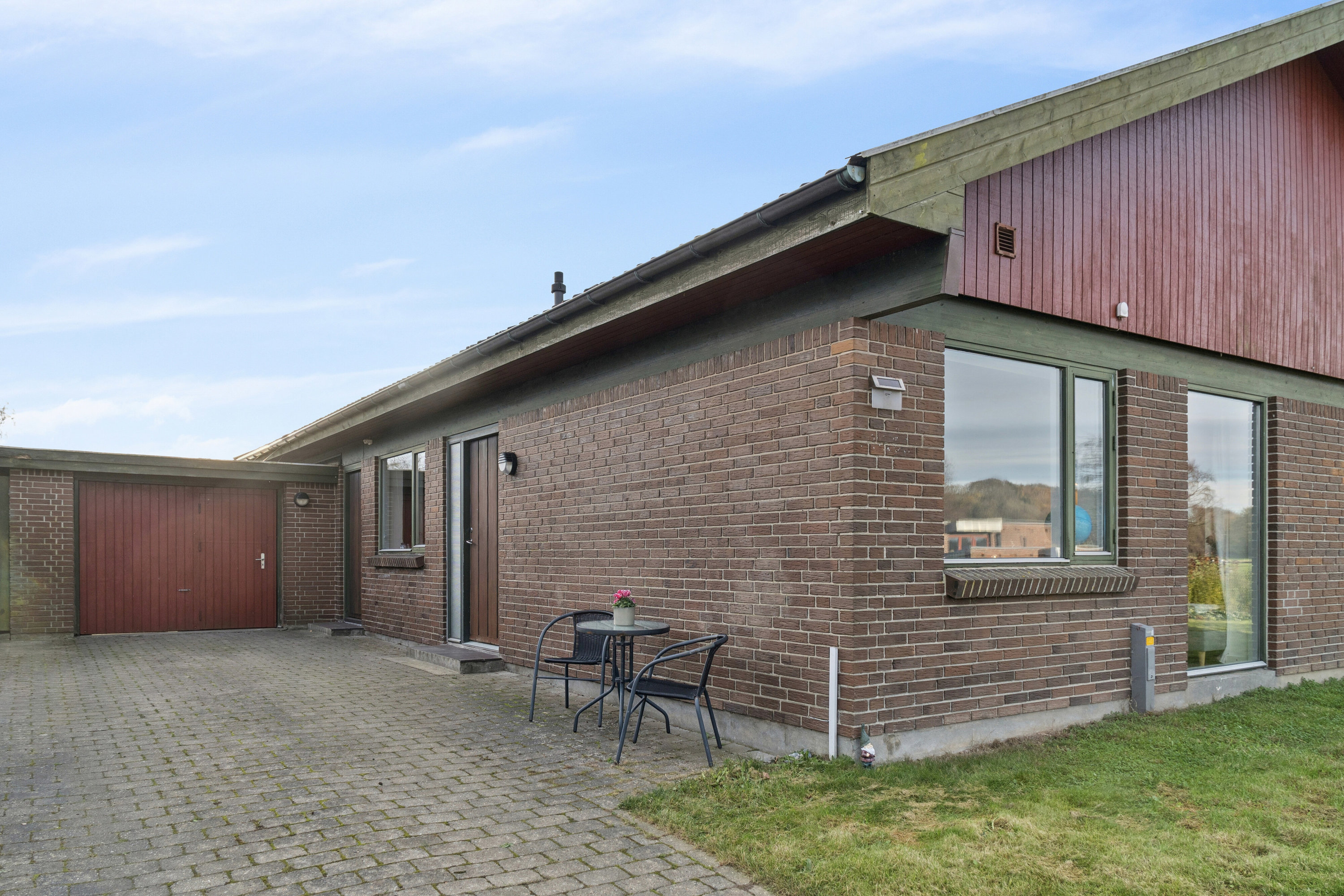 Fremhævet udendørs billede i fuldskærmstilstand. Billede af Buen 7, Bjerre, 8783 Hornsyld