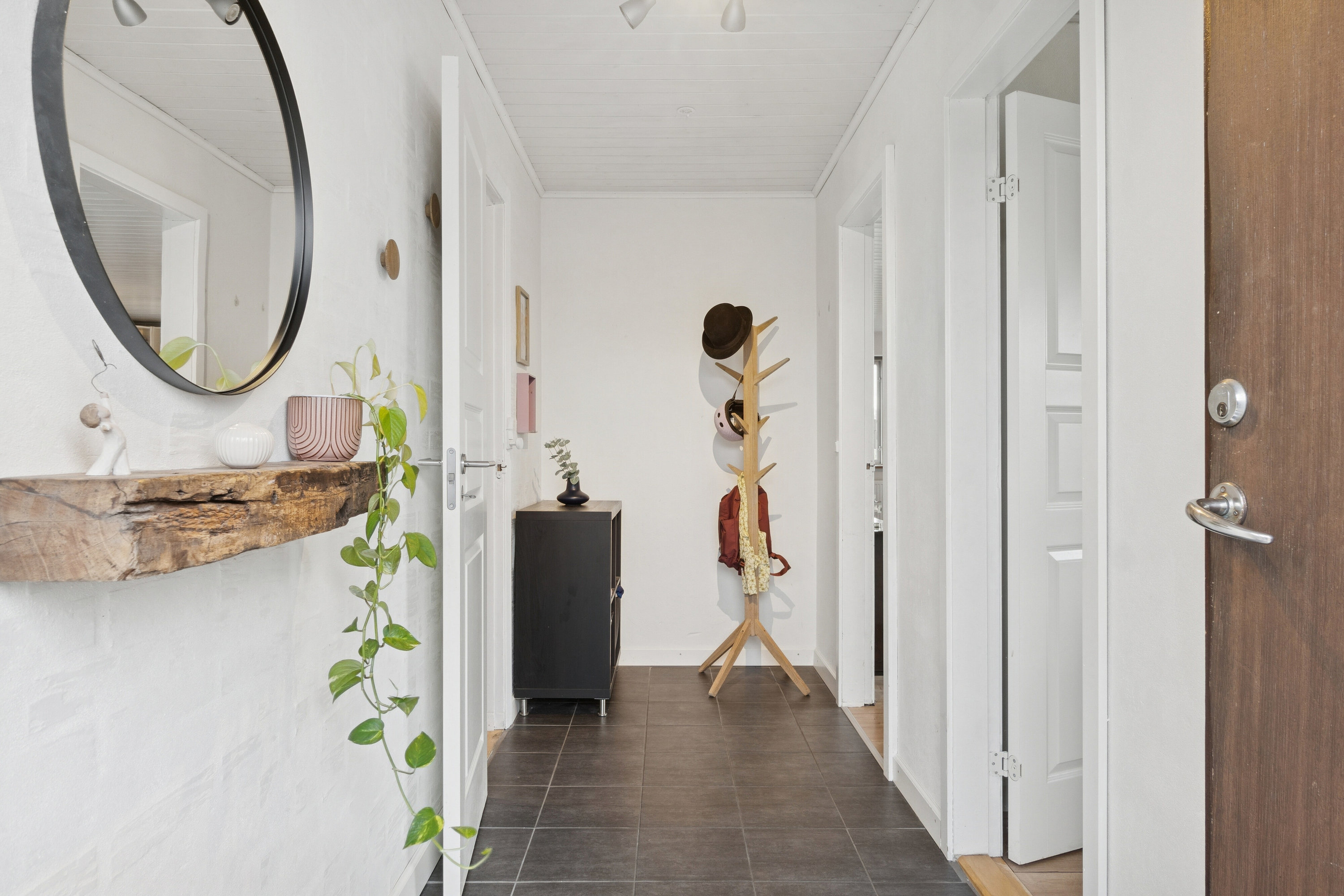 Fremhævet gang billede i fuldskærmstilstand. Billede af Buen 7, Bjerre, 8783 Hornsyld