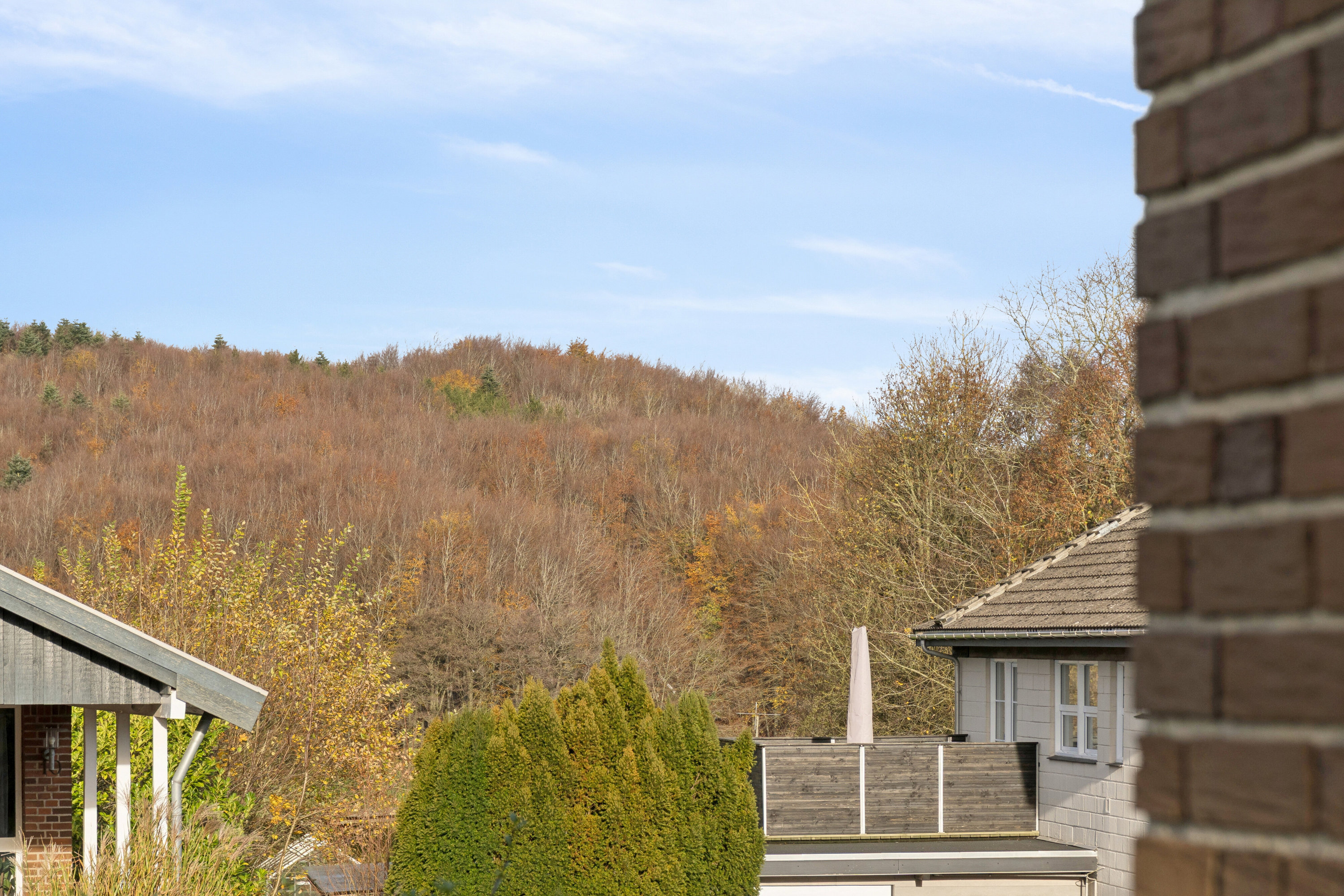 Fremhævet udendørs billede i fuldskærmstilstand. Billede af Buen 7, Bjerre, 8783 Hornsyld