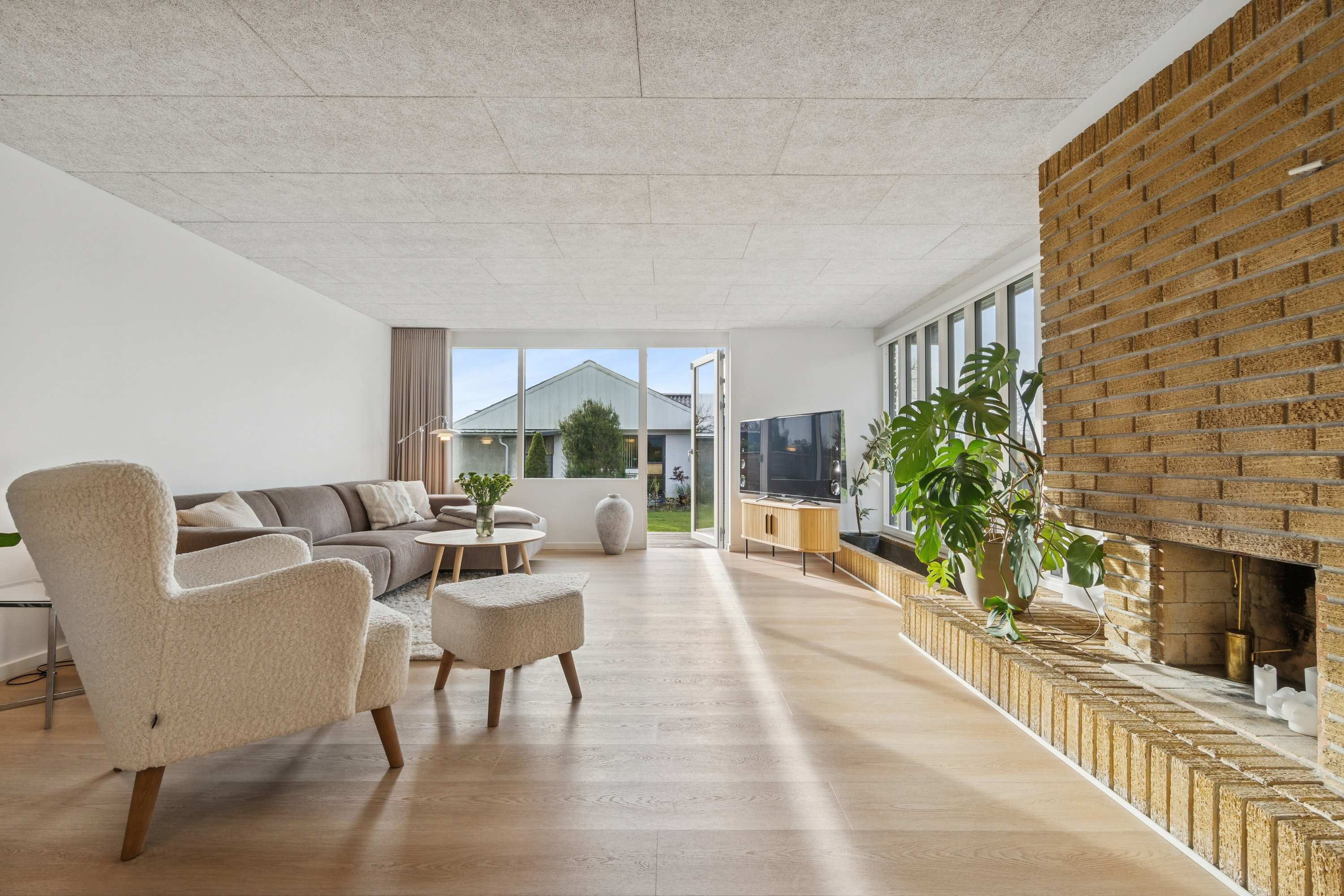 Fremhævet stue billede i fuldskærmstilstand. Billede af Poppelvej 13, 8600 Silkeborg