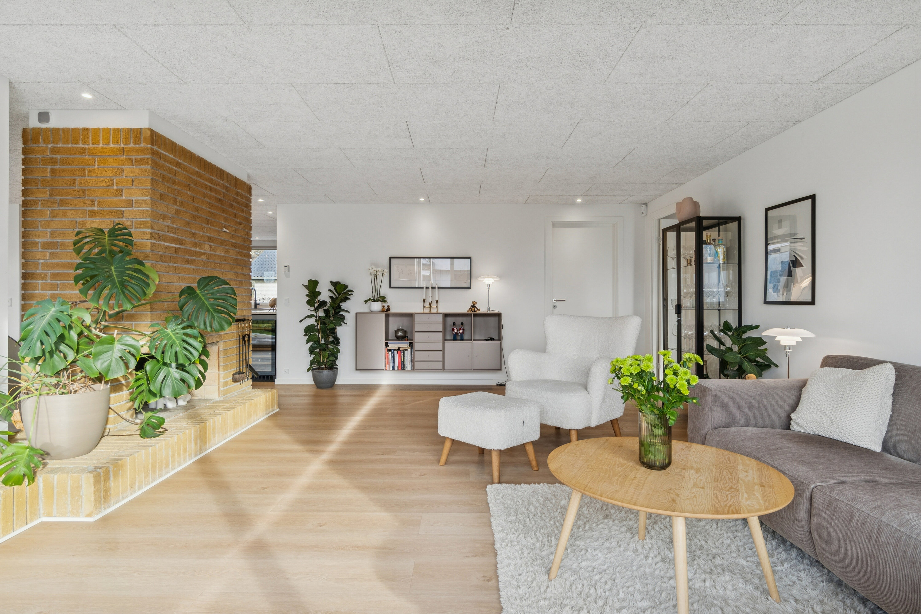 Fremhævet stue billede i fuldskærmstilstand. Billede af Poppelvej 13, 8600 Silkeborg