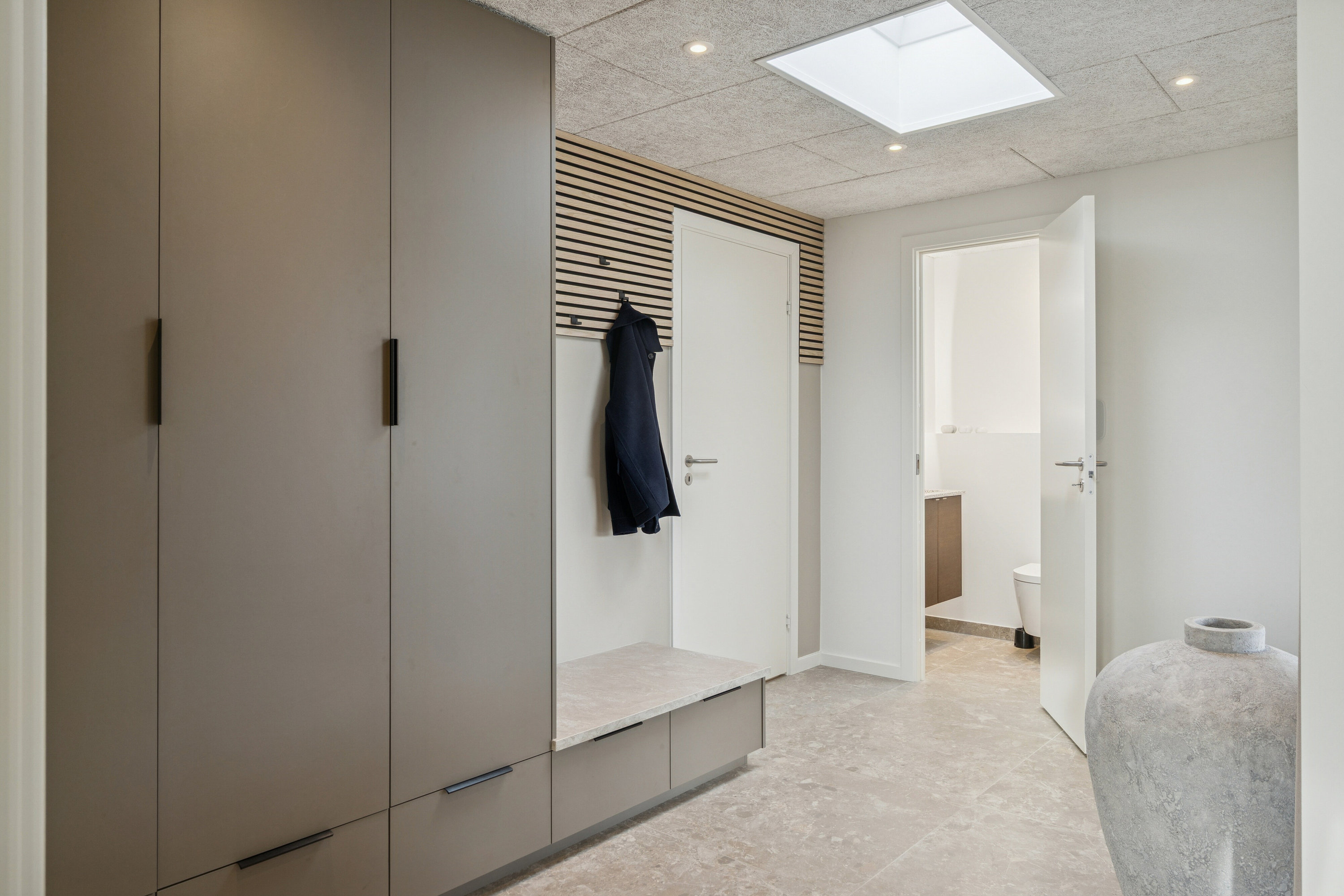 Fremhævet gang billede i fuldskærmstilstand. Billede af Poppelvej 13, 8600 Silkeborg