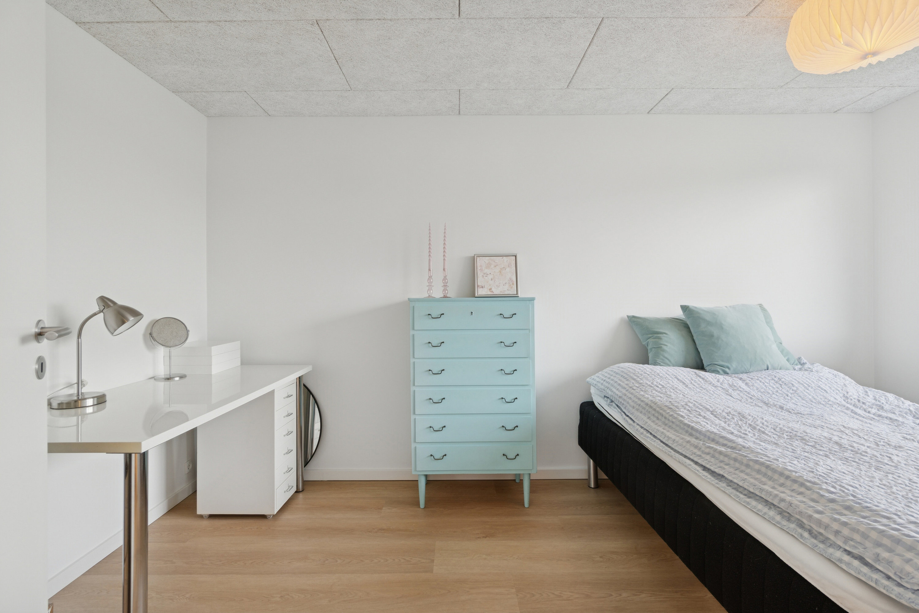 Fremhævet soveværelse billede i fuldskærmstilstand. Billede af Poppelvej 13, 8600 Silkeborg