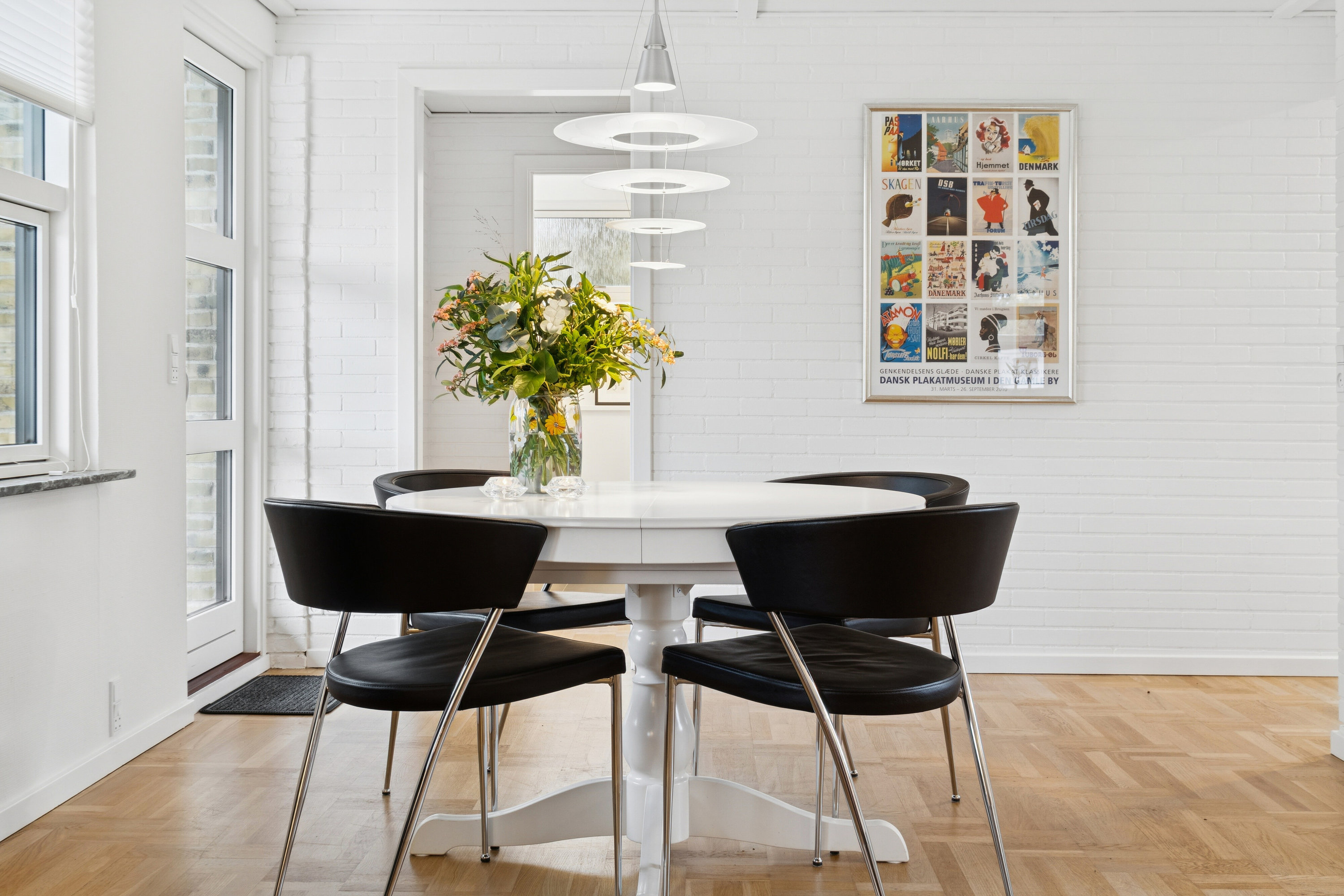 Fremhævet spisestue billede i fuldskærmstilstand. Billede af Rønnebærvej 9, Sæby, 4070 Kirke Hyllinge