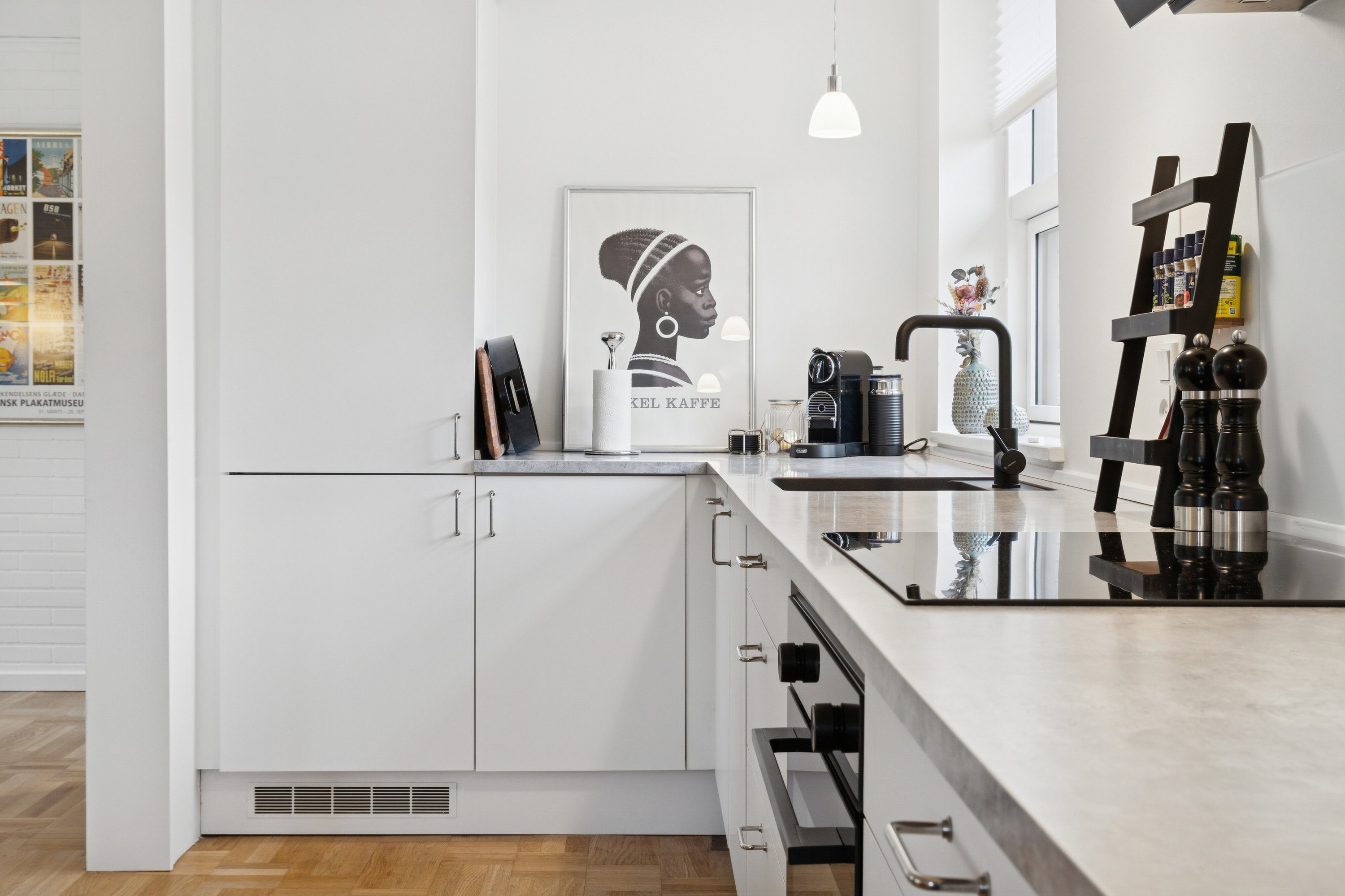 Fremhævet køkken billede i fuldskærmstilstand. Billede af Rønnebærvej 9, Sæby, 4070 Kirke Hyllinge