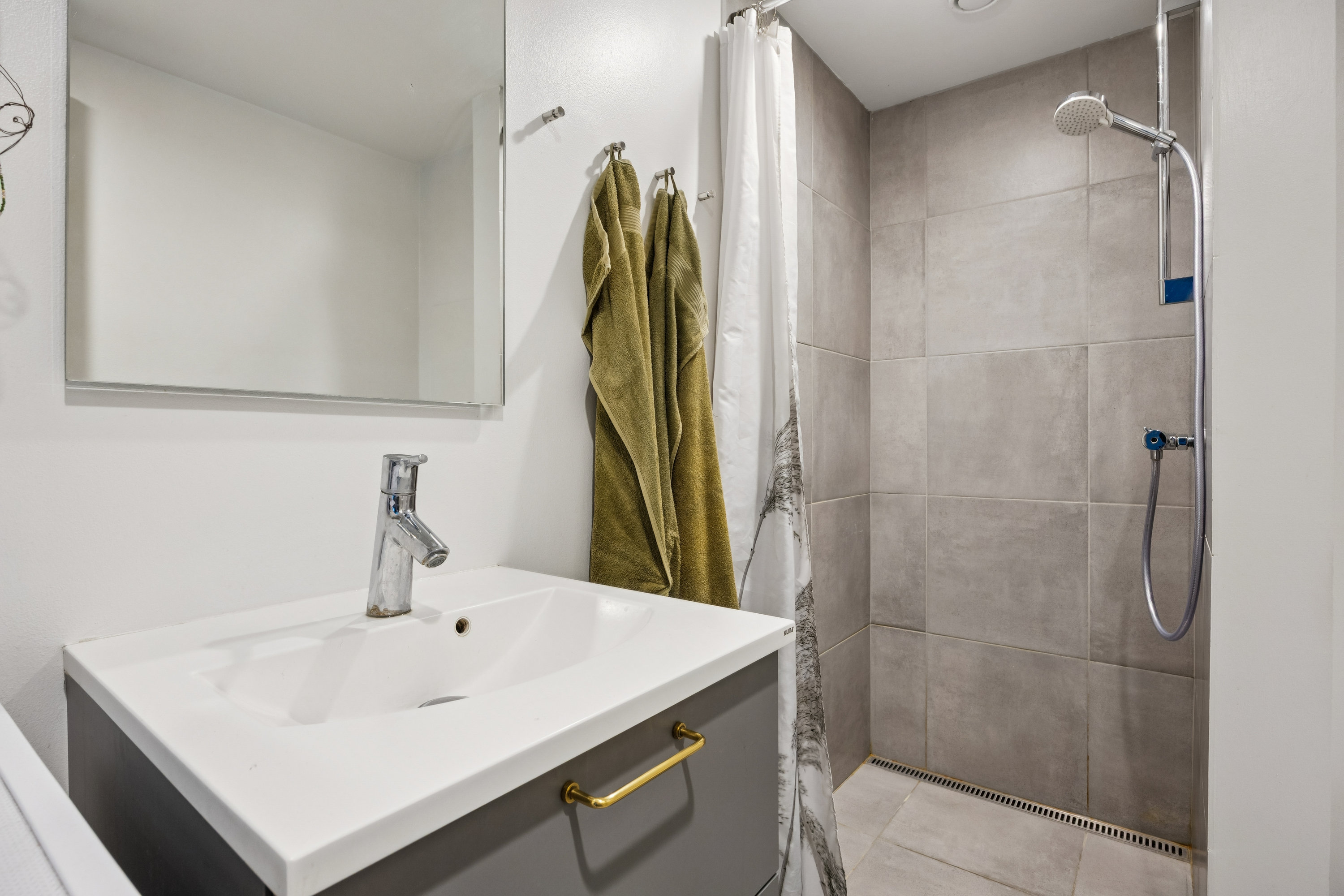 Fremhævet badeværelse billede i fuldskærmstilstand. Billede af Bjerggade 2B, 3. 8., 4600 Køge