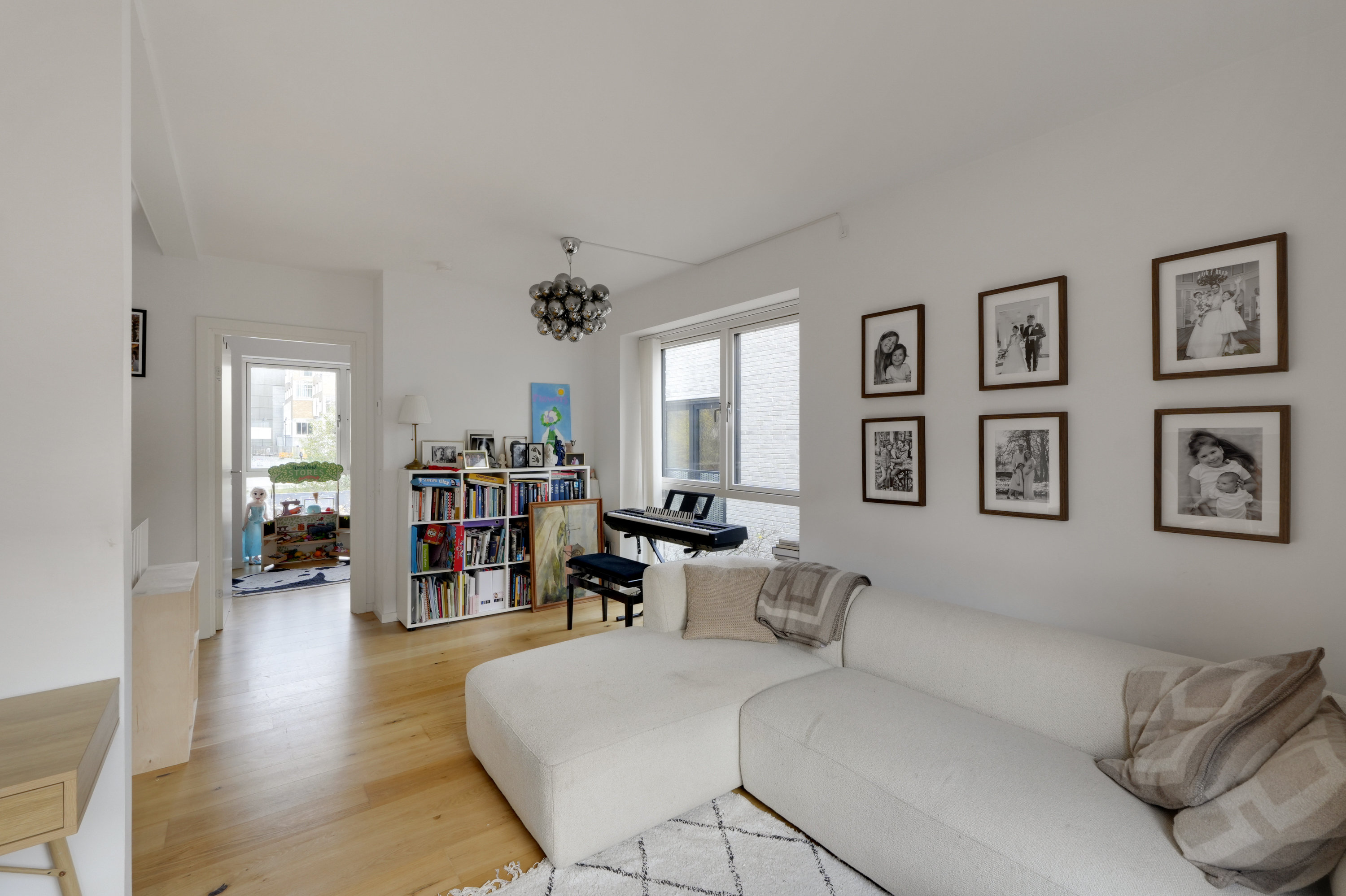 Fremhævet andet billede i fuldskærmstilstand. Billede af Robert Jacobsens Vej 6G, 2300 København S