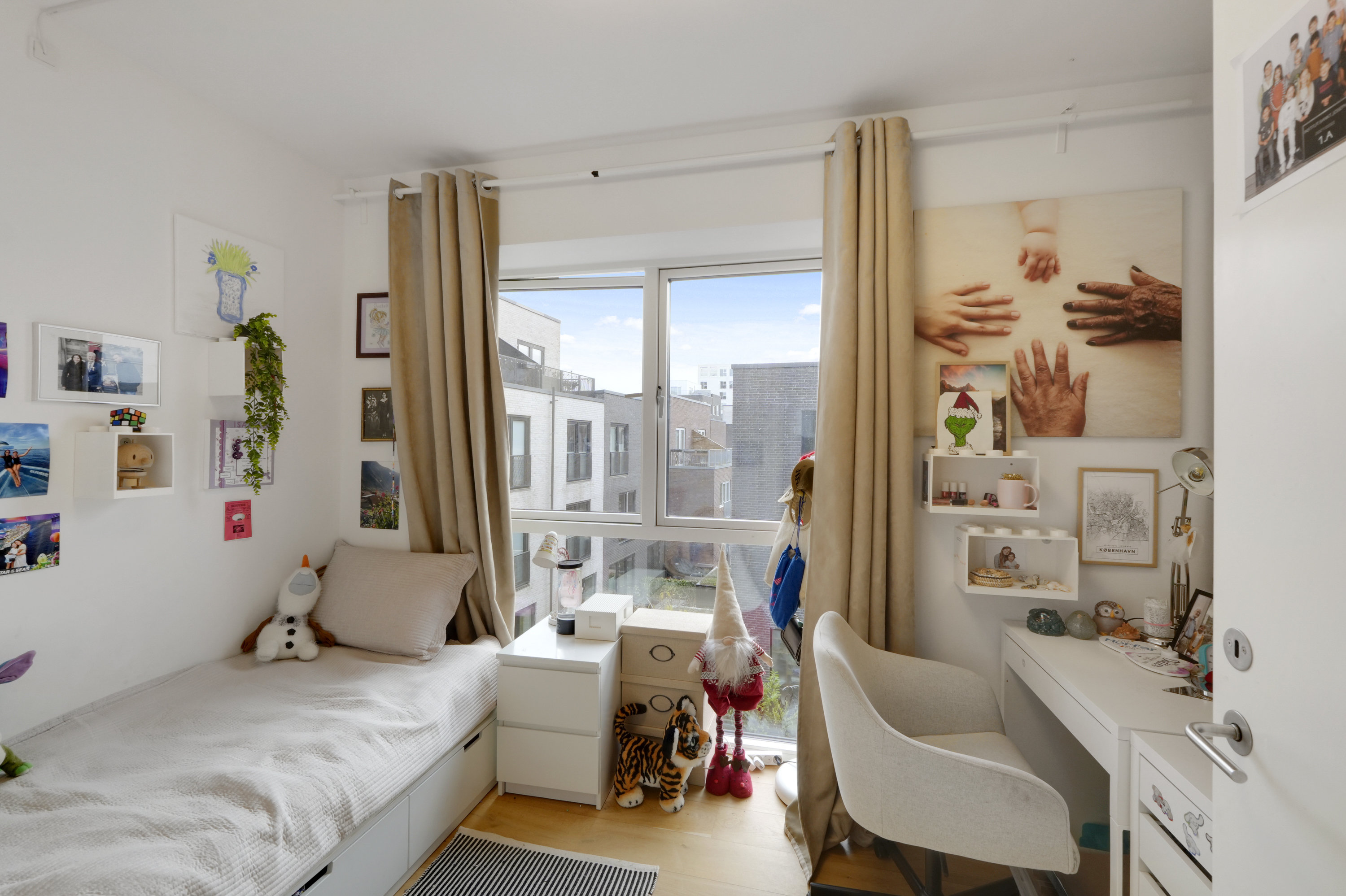 Fremhævet andet billede i fuldskærmstilstand. Billede af Robert Jacobsens Vej 6G, 2300 København S