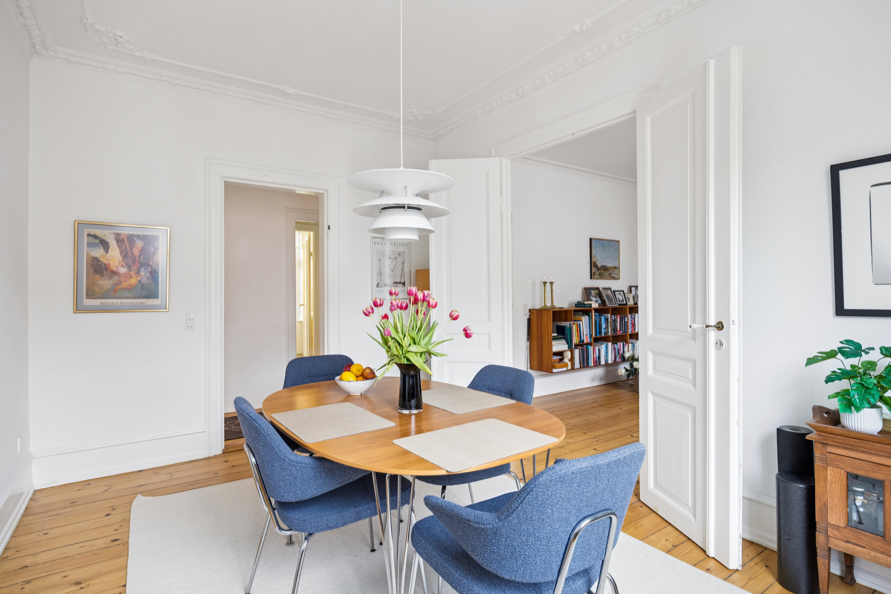 Fremhævet stue billede i fuldskærmstilstand. Billede af Kochsvej 7, 3. th., 1812 Frederiksberg C