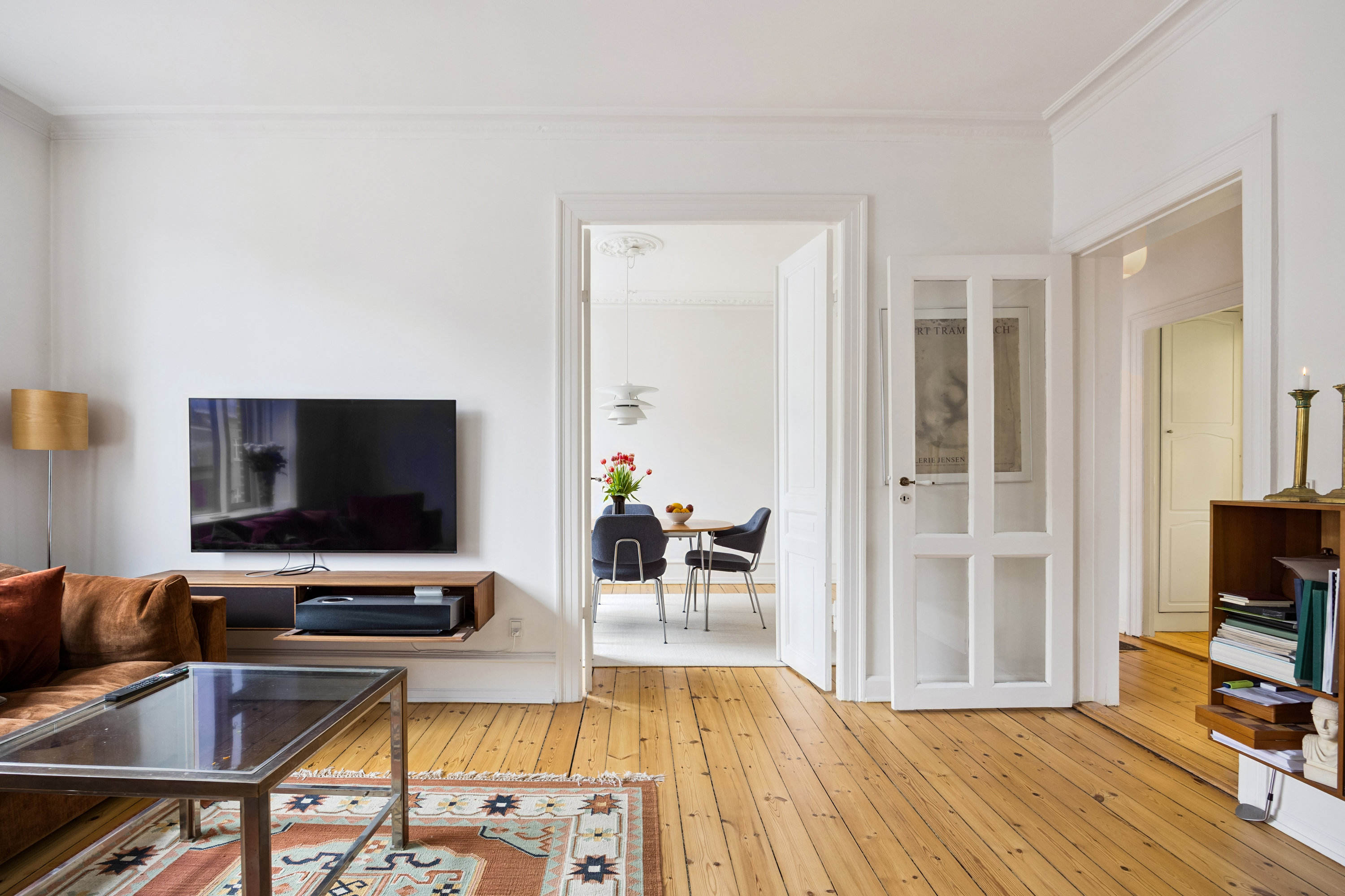 Fremhævet stue billede i fuldskærmstilstand. Billede af Kochsvej 7, 3. th., 1812 Frederiksberg C