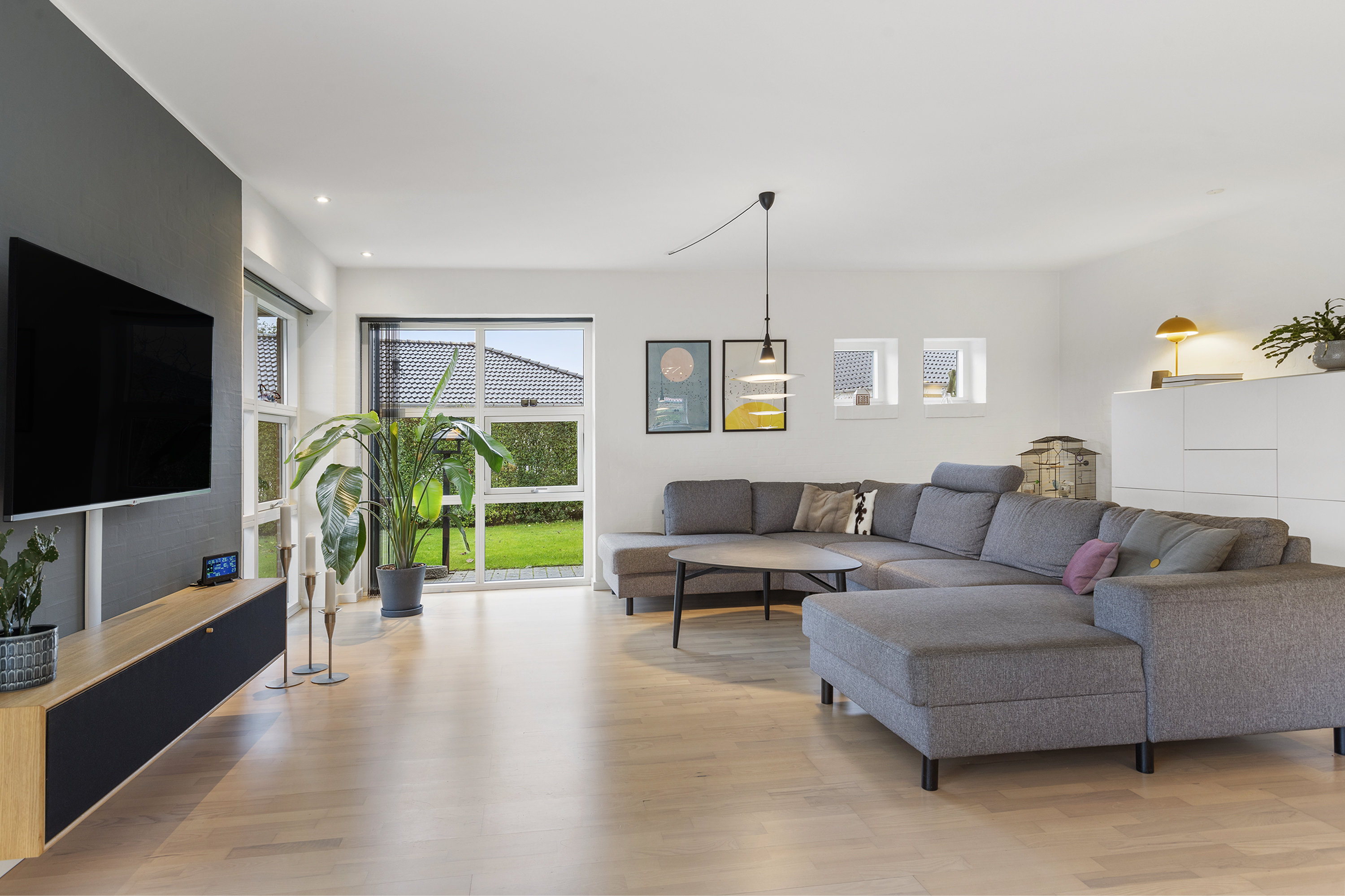 Fremhævet stue billede i fuldskærmstilstand. Billede af Engparken 3, 9700 Brønderslev