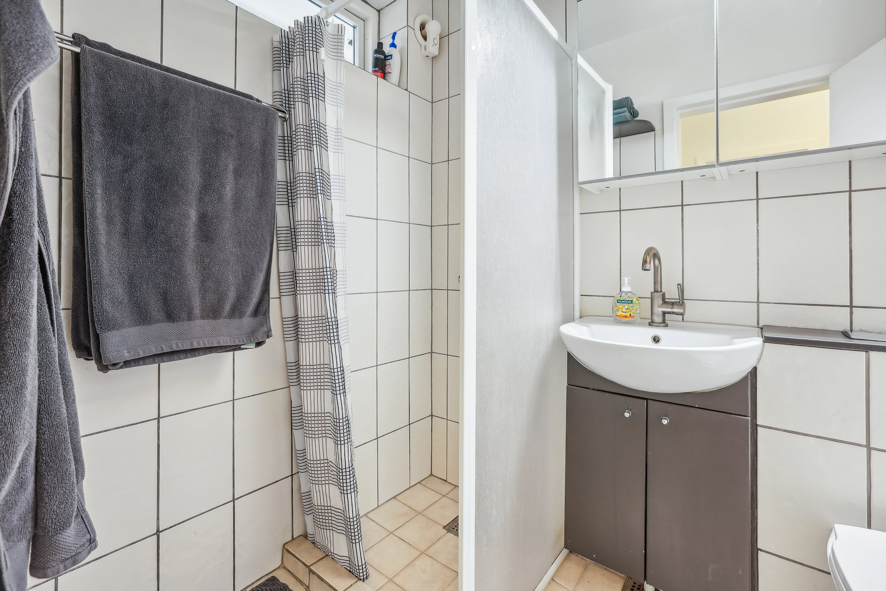 Fremhævet badeværelse billede i fuldskærmstilstand. Billede af Ole Rømers Vej 53A, 1., Vridsløsemagle, 2630 Taastrup