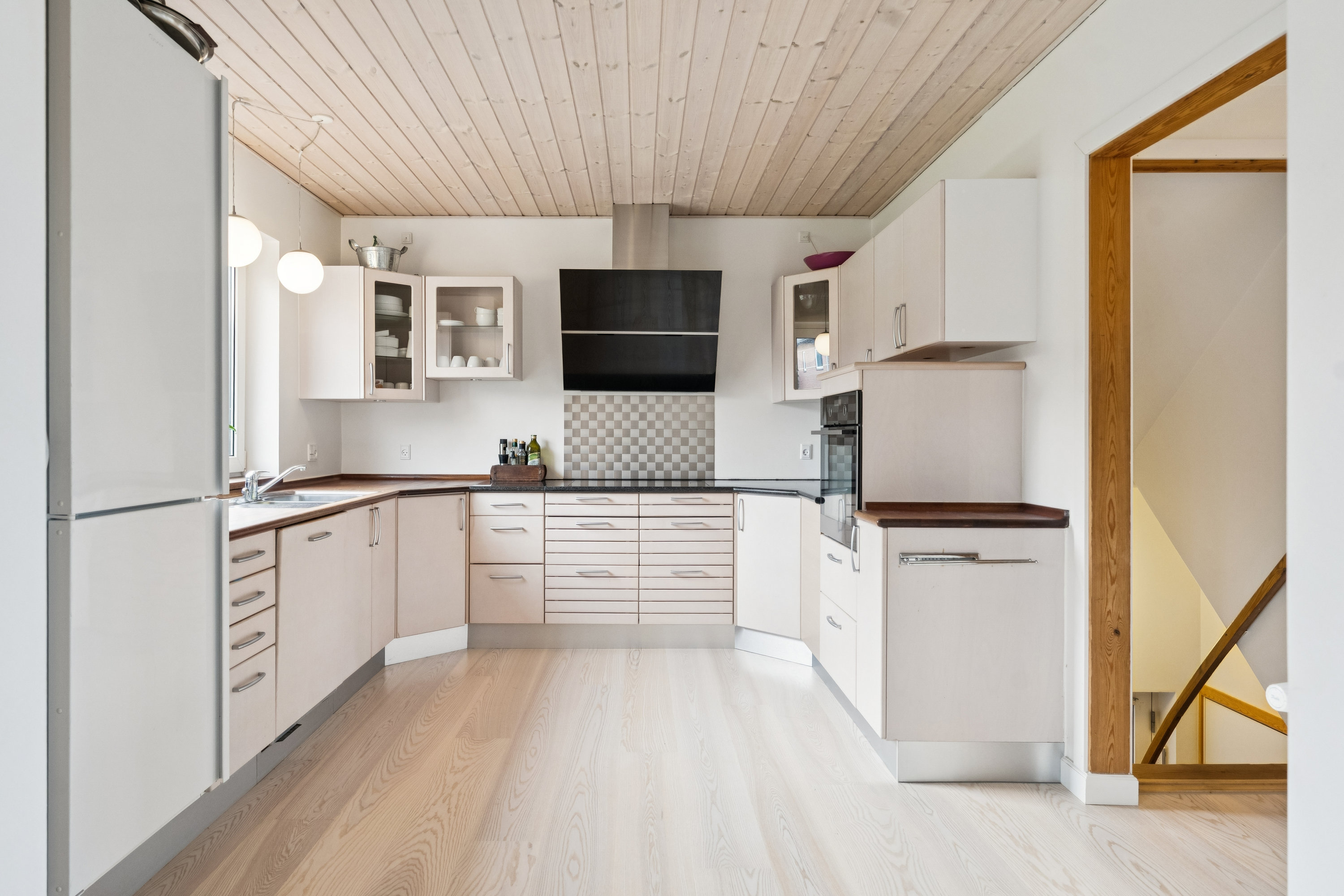 Fremhævet køkken billede i fuldskærmstilstand. Billede af Solsortevej 10, 8860 Ulstrup