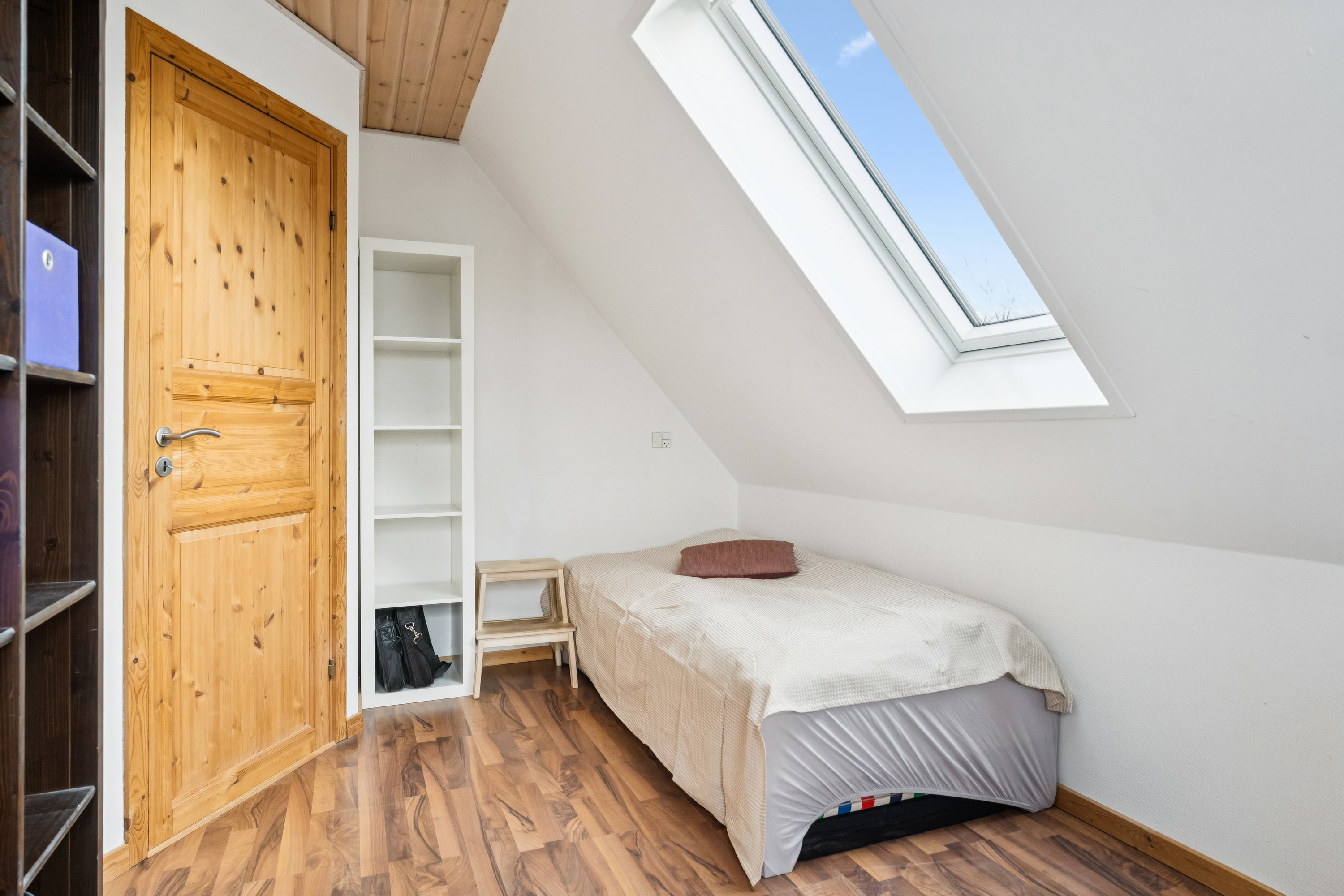 Fremhævet værelse billede i fuldskærmstilstand. Billede af Solsortevej 10, 8860 Ulstrup