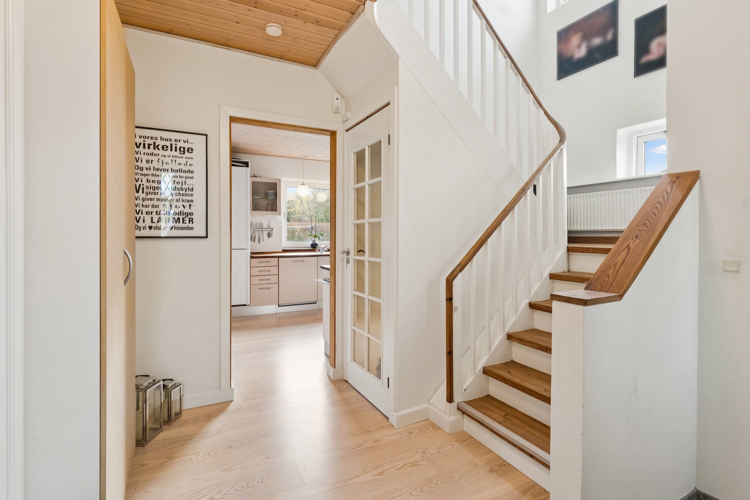 Fremhævet gang billede i fuldskærmstilstand. Billede af Solsortevej 10, 8860 Ulstrup