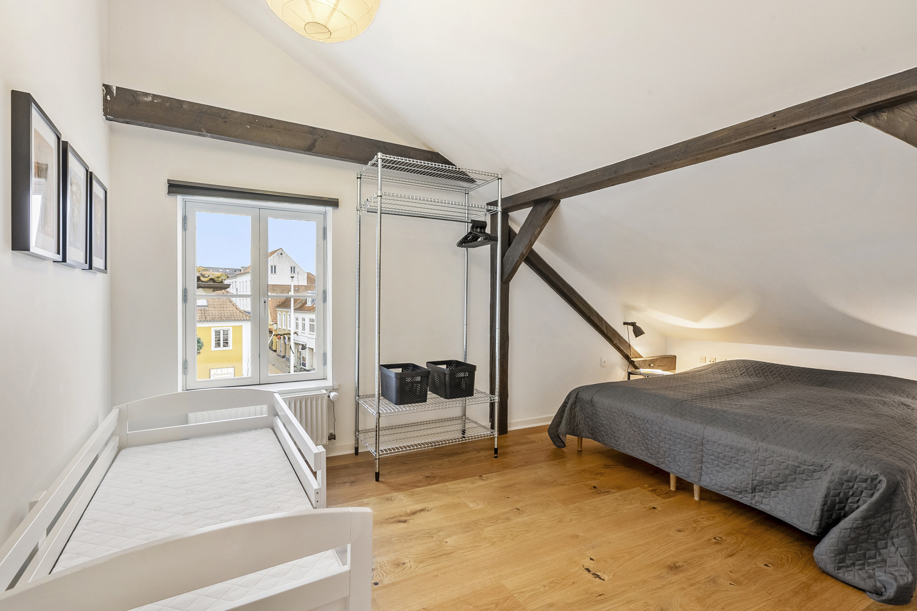 Fremhævet soveværelse billede i fuldskærmstilstand. Billede af Storegade 34B, 3., 6200 Aabenraa