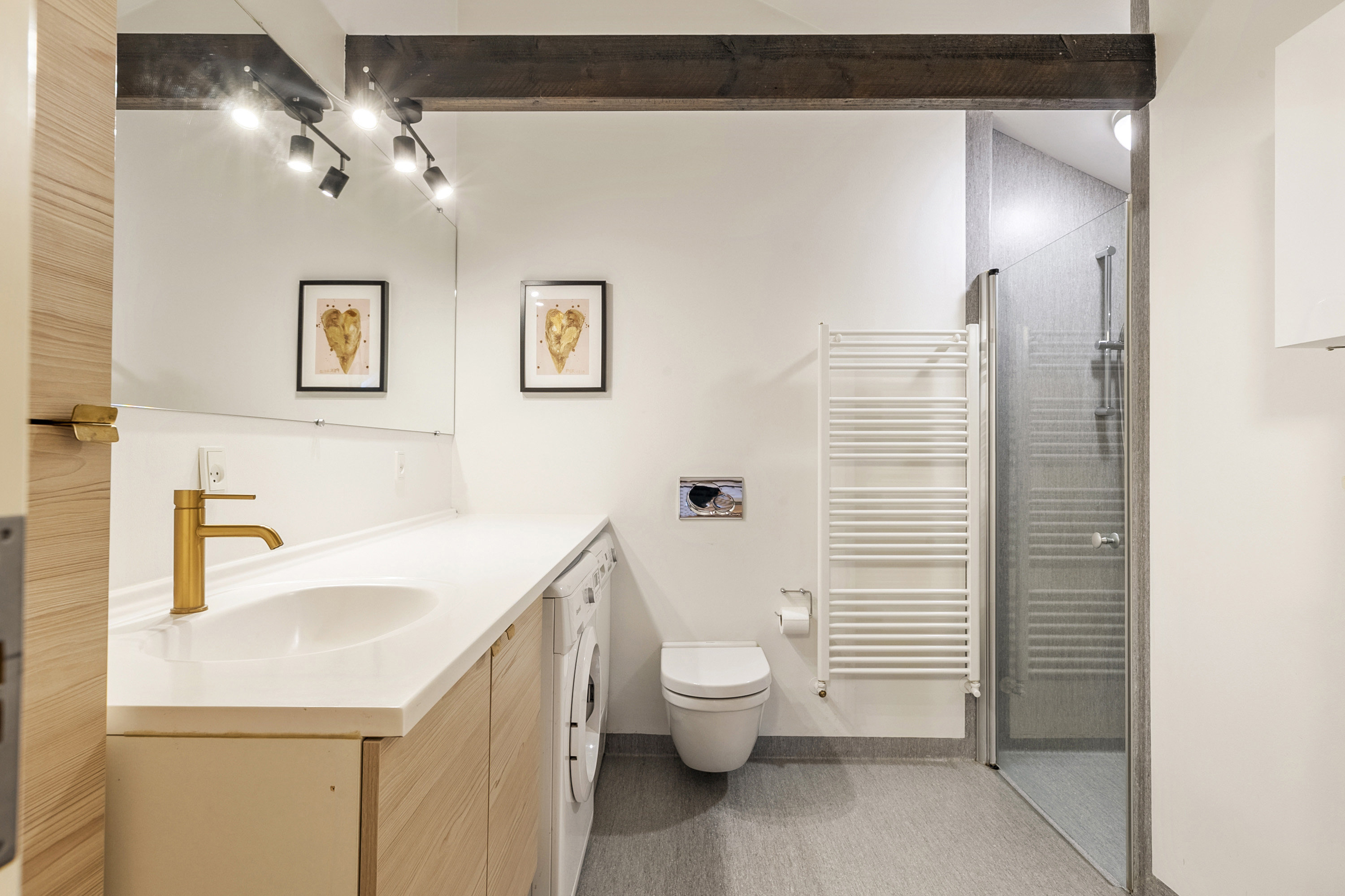 Fremhævet badeværelse billede i fuldskærmstilstand. Billede af Storegade 34B, 3., 6200 Aabenraa