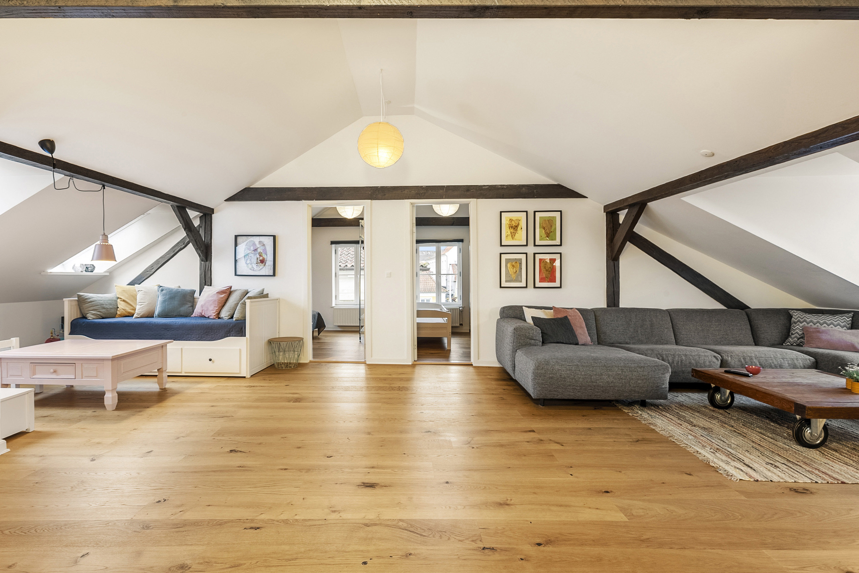 Fremhævet stue billede i fuldskærmstilstand. Billede af Storegade 34B, 3., 6200 Aabenraa