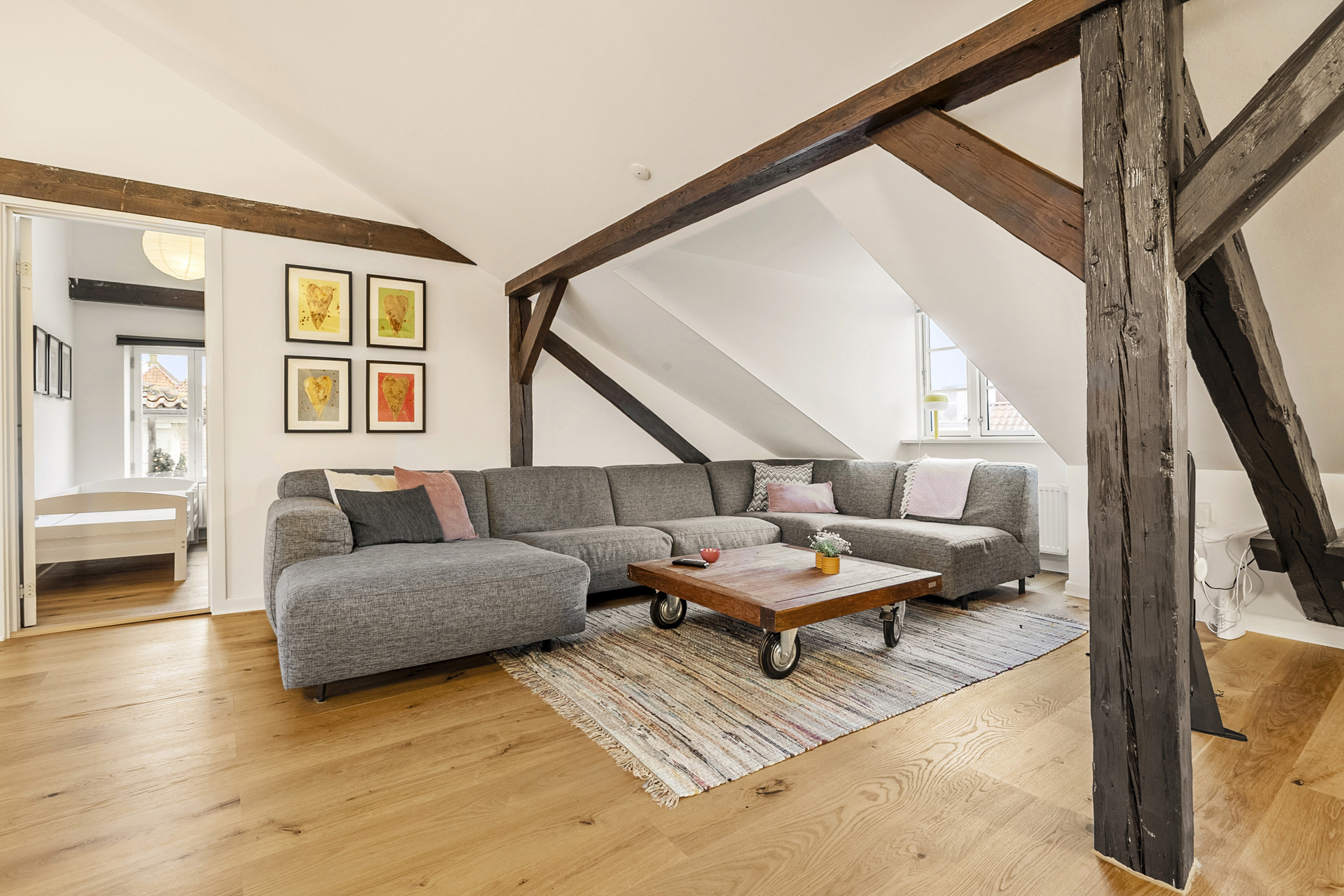 Fremhævet stue billede i fuldskærmstilstand. Billede af Storegade 34B, 3., 6200 Aabenraa