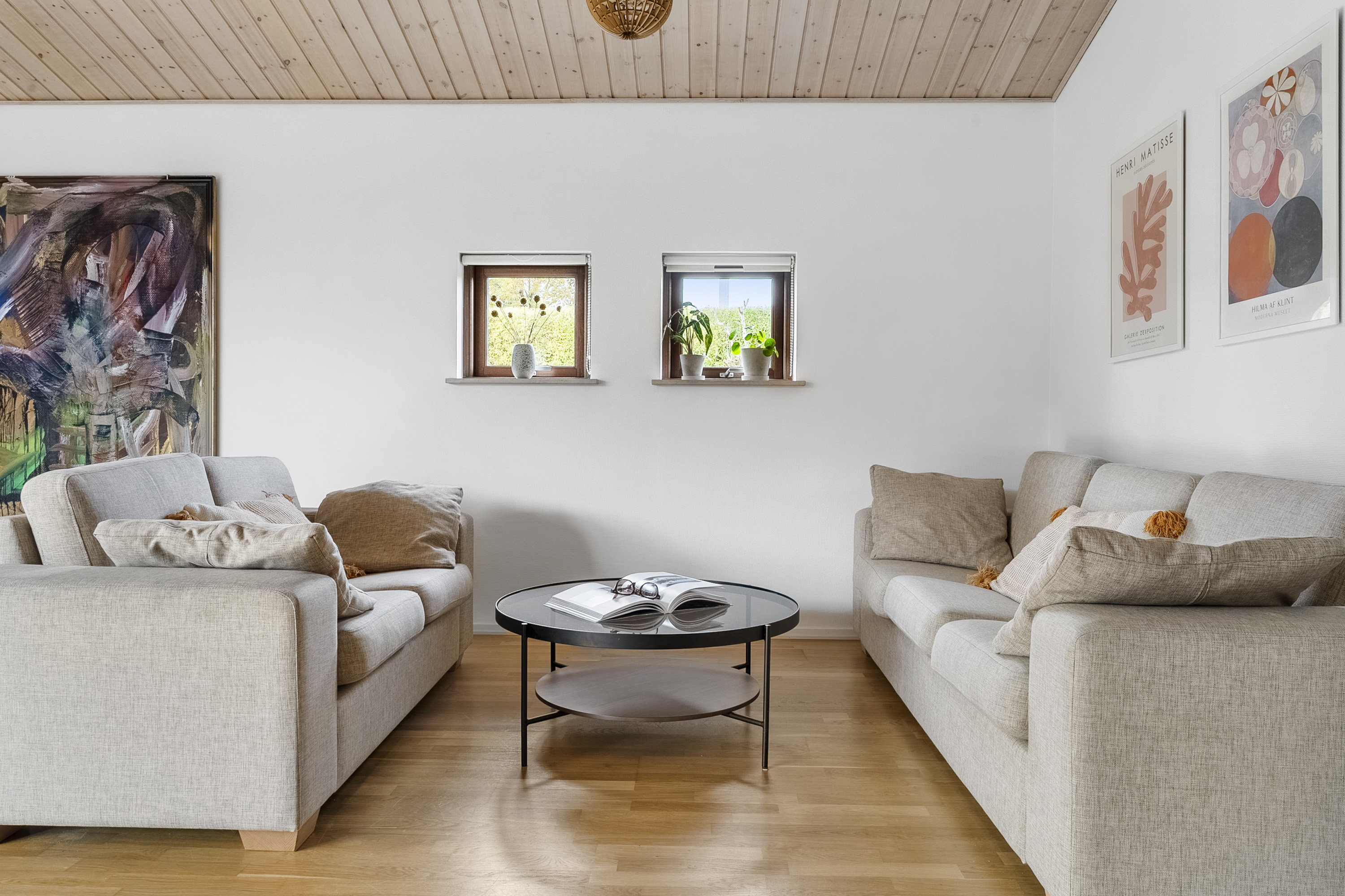 Fremhævet stue billede i fuldskærmstilstand. Billede af Augustvænget 3, 8700 Horsens