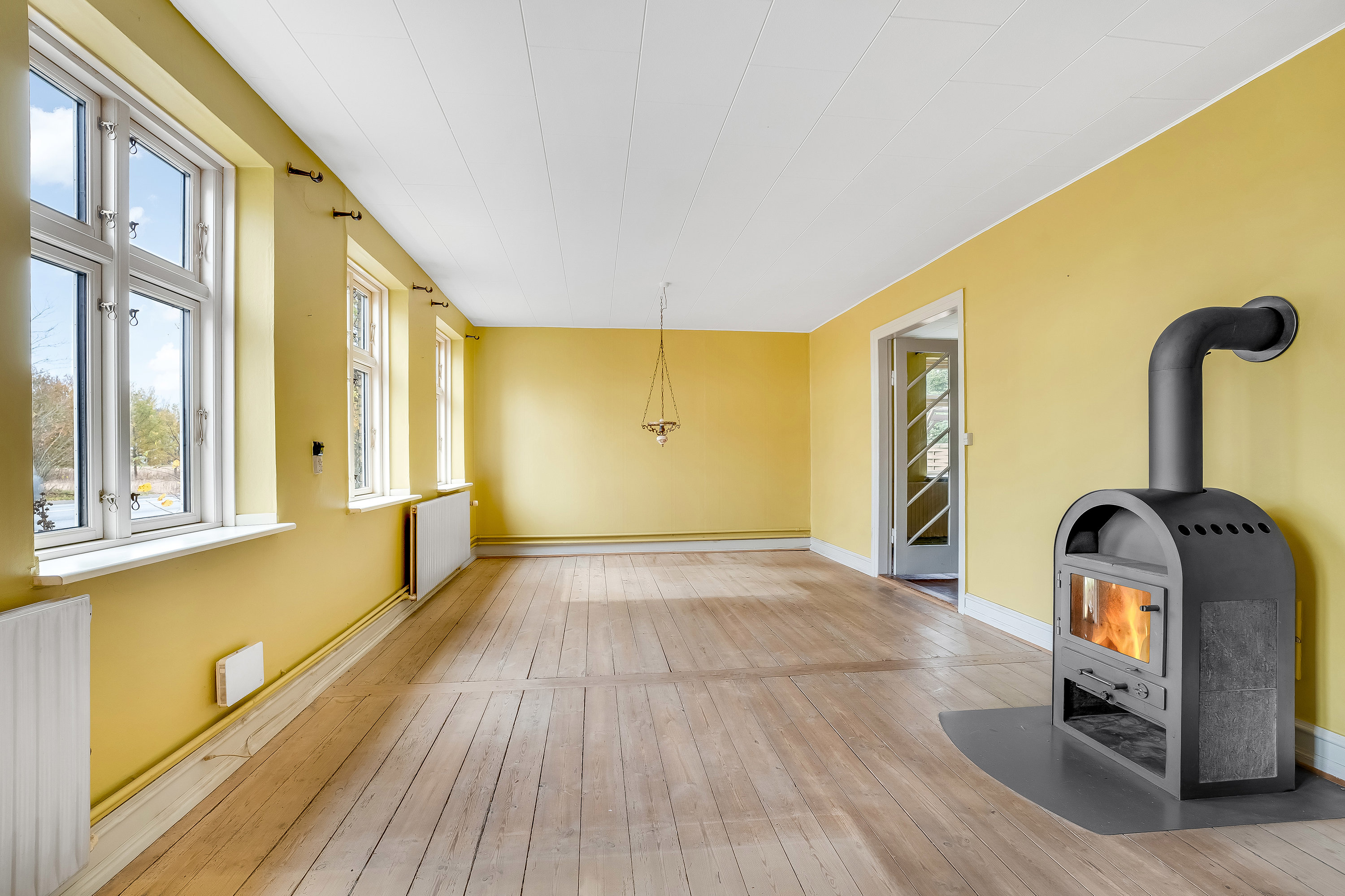 Fremhævet stue billede i fuldskærmstilstand. Billede af Højrebyvej 46, 4920 Søllested