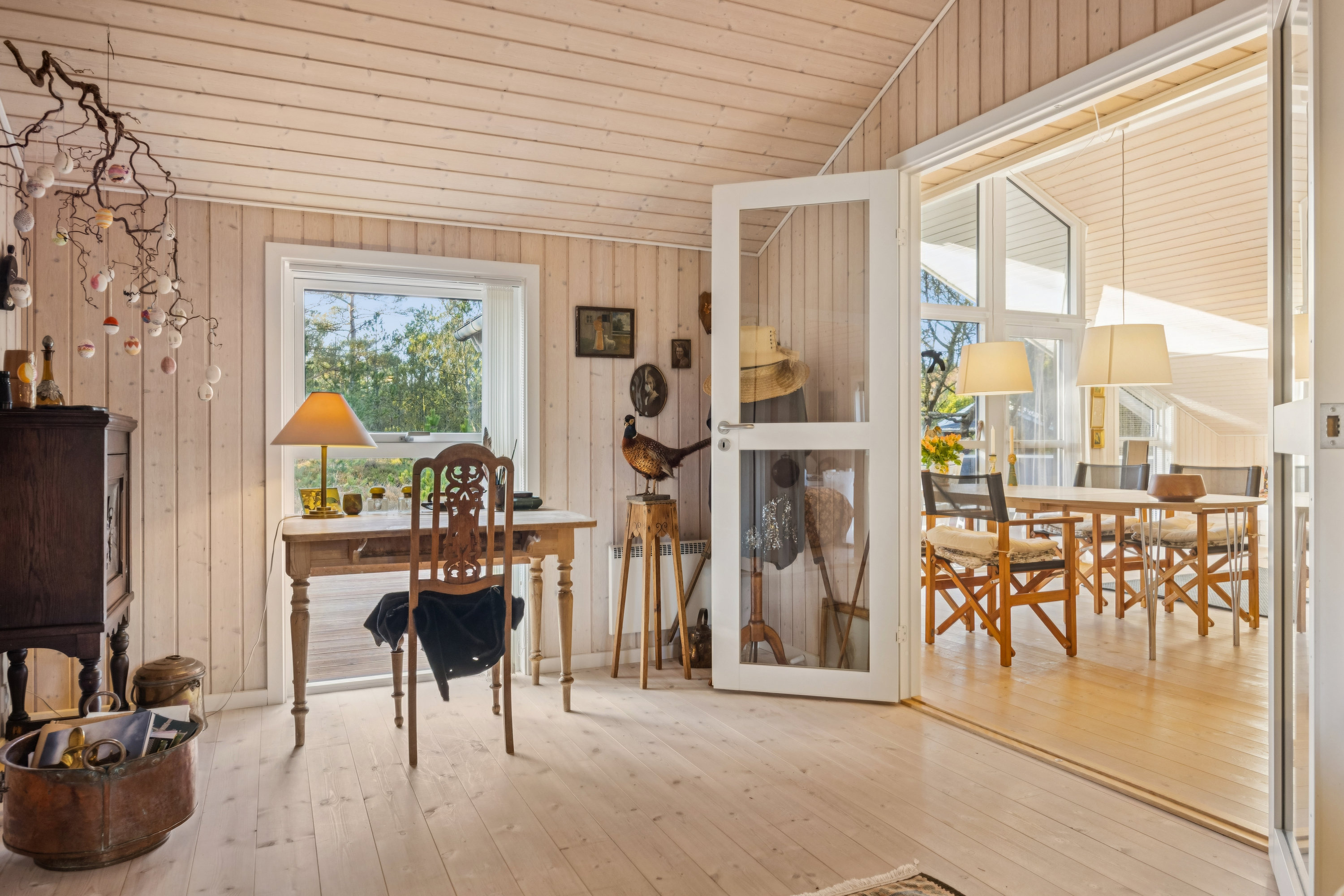 Fremhævet stue billede i fuldskærmstilstand. Billede af Gl. Kirkevej 52, 9982 Ålbæk